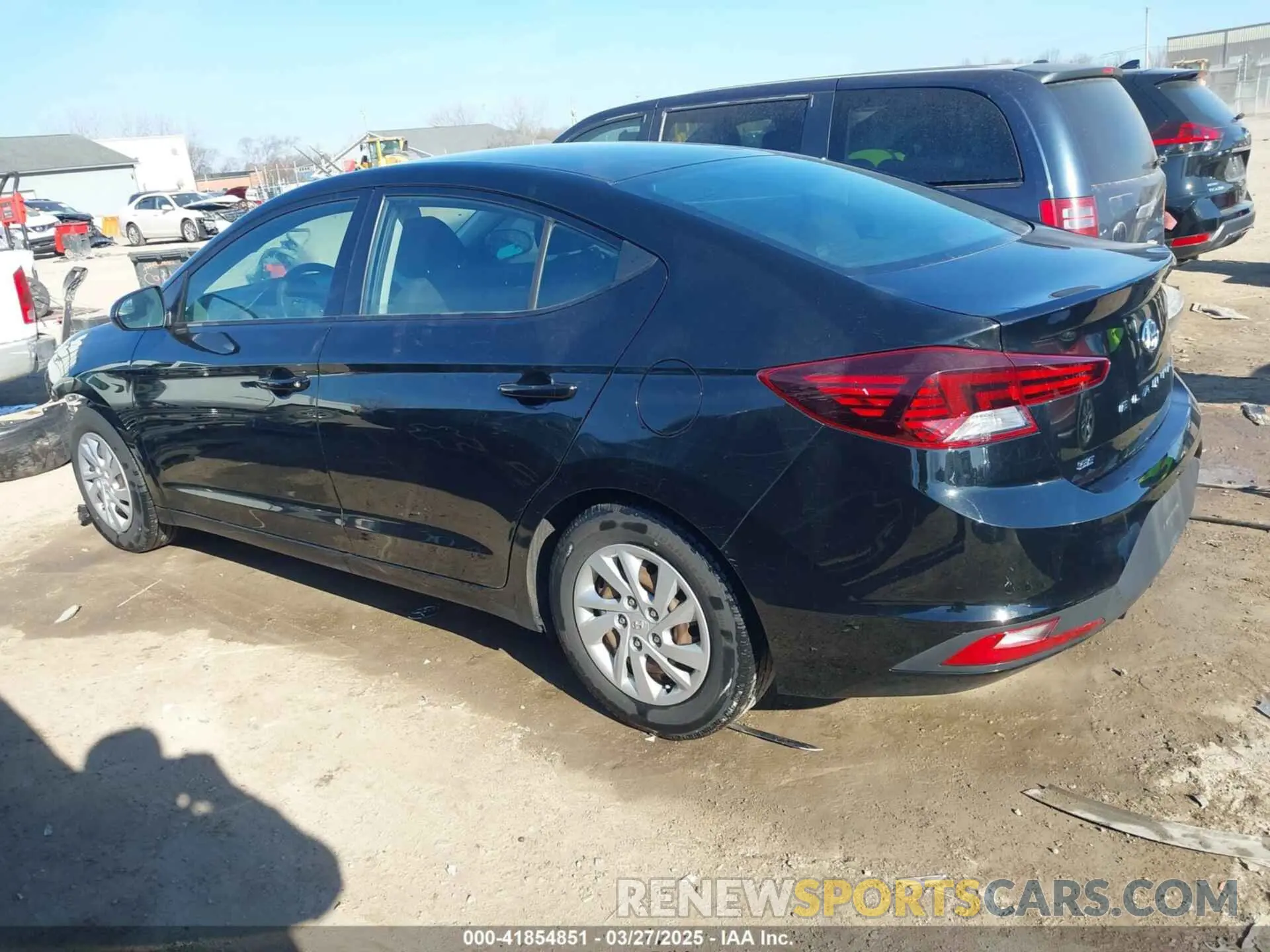 15 Photograph of a damaged car 5NPD74LF0KH441668 HYUNDAI ELANTRA 2019