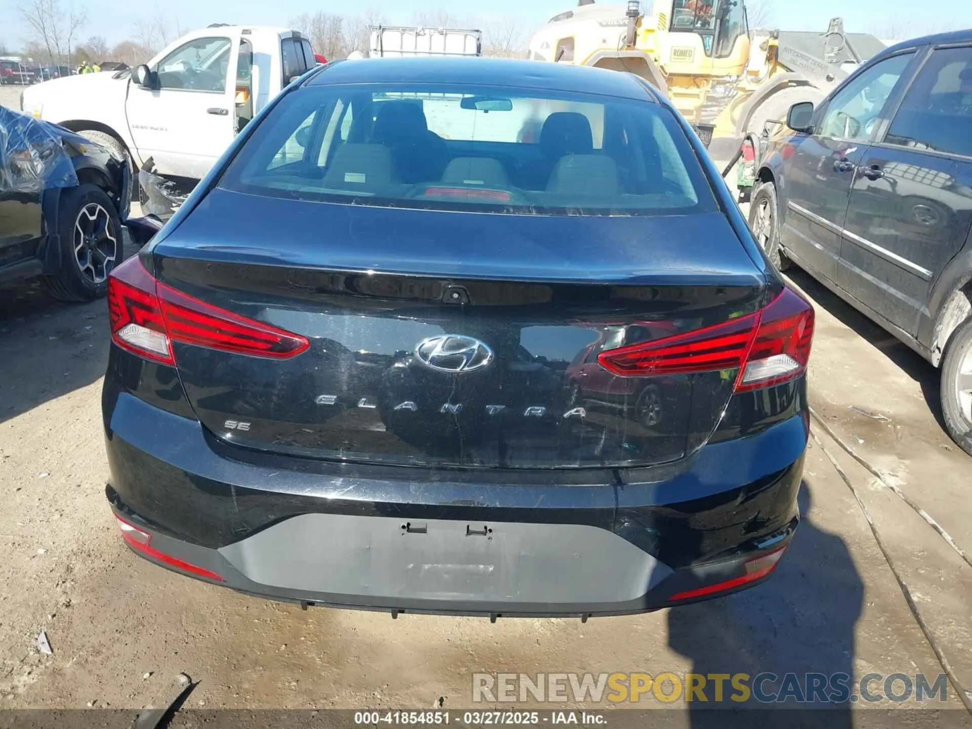 17 Photograph of a damaged car 5NPD74LF0KH441668 HYUNDAI ELANTRA 2019