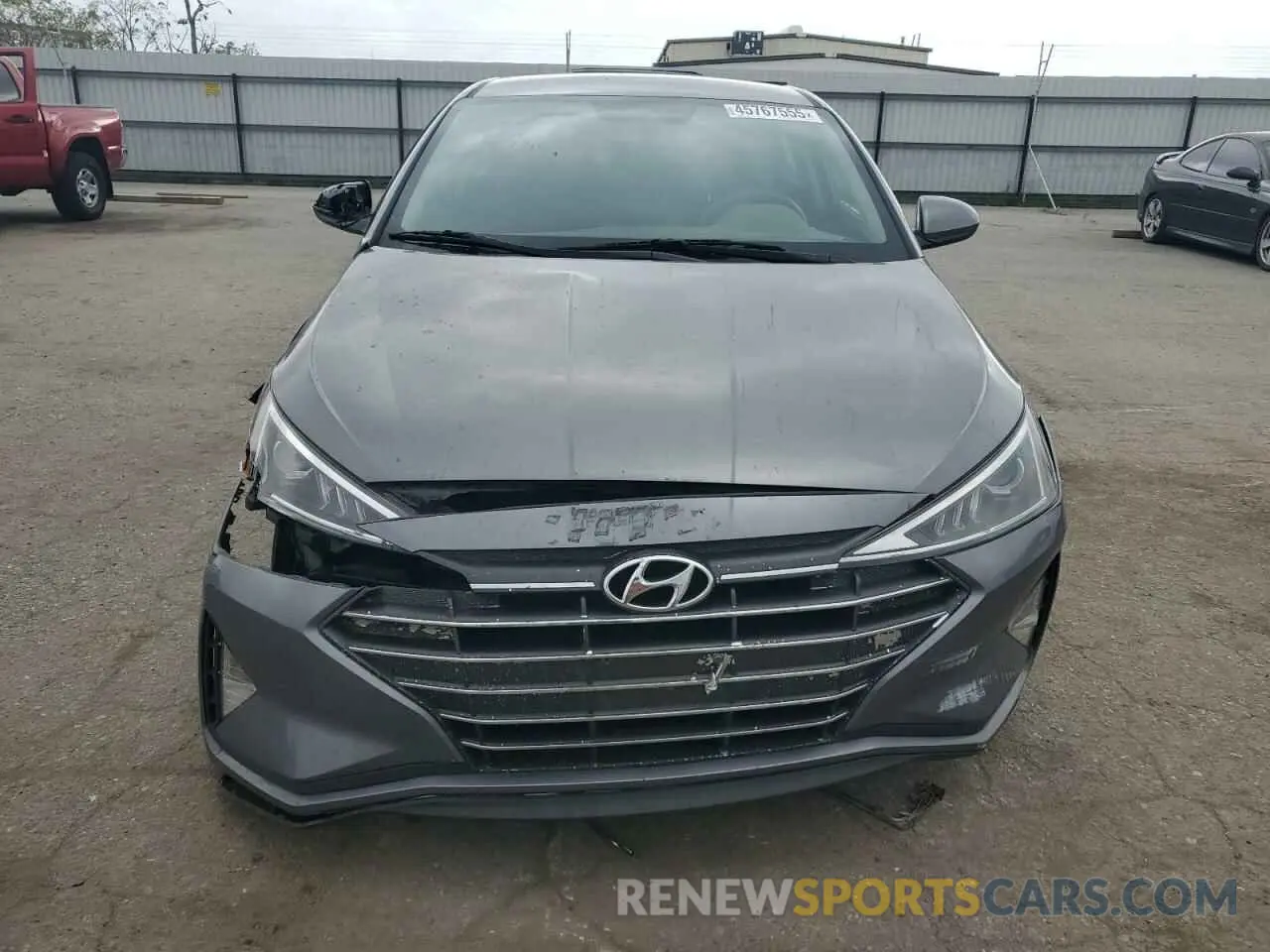 5 Photograph of a damaged car 5NPD74LF0KH450323 HYUNDAI ELANTRA 2019