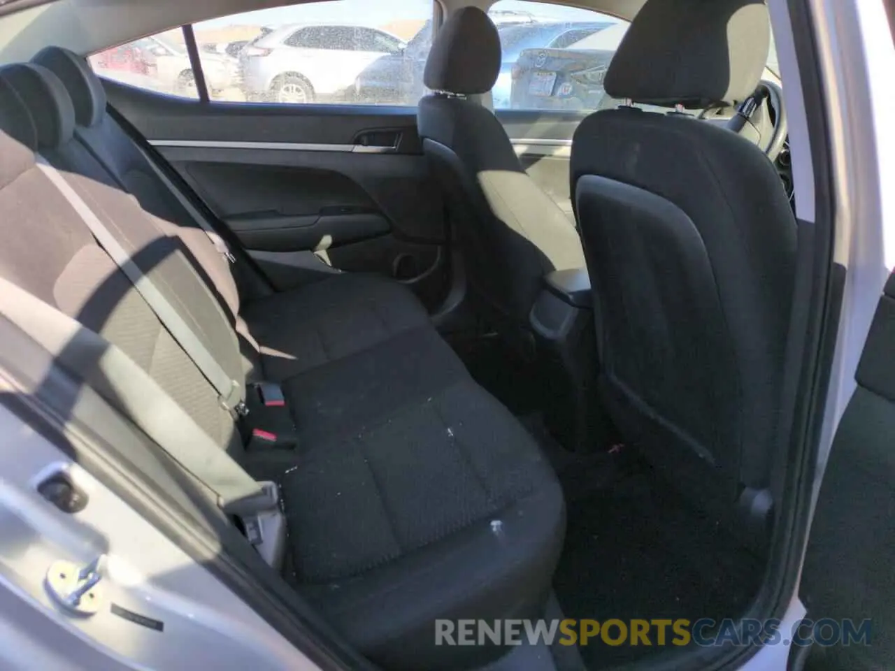 11 Photograph of a damaged car 5NPD74LF1KH402569 HYUNDAI ELANTRA 2019