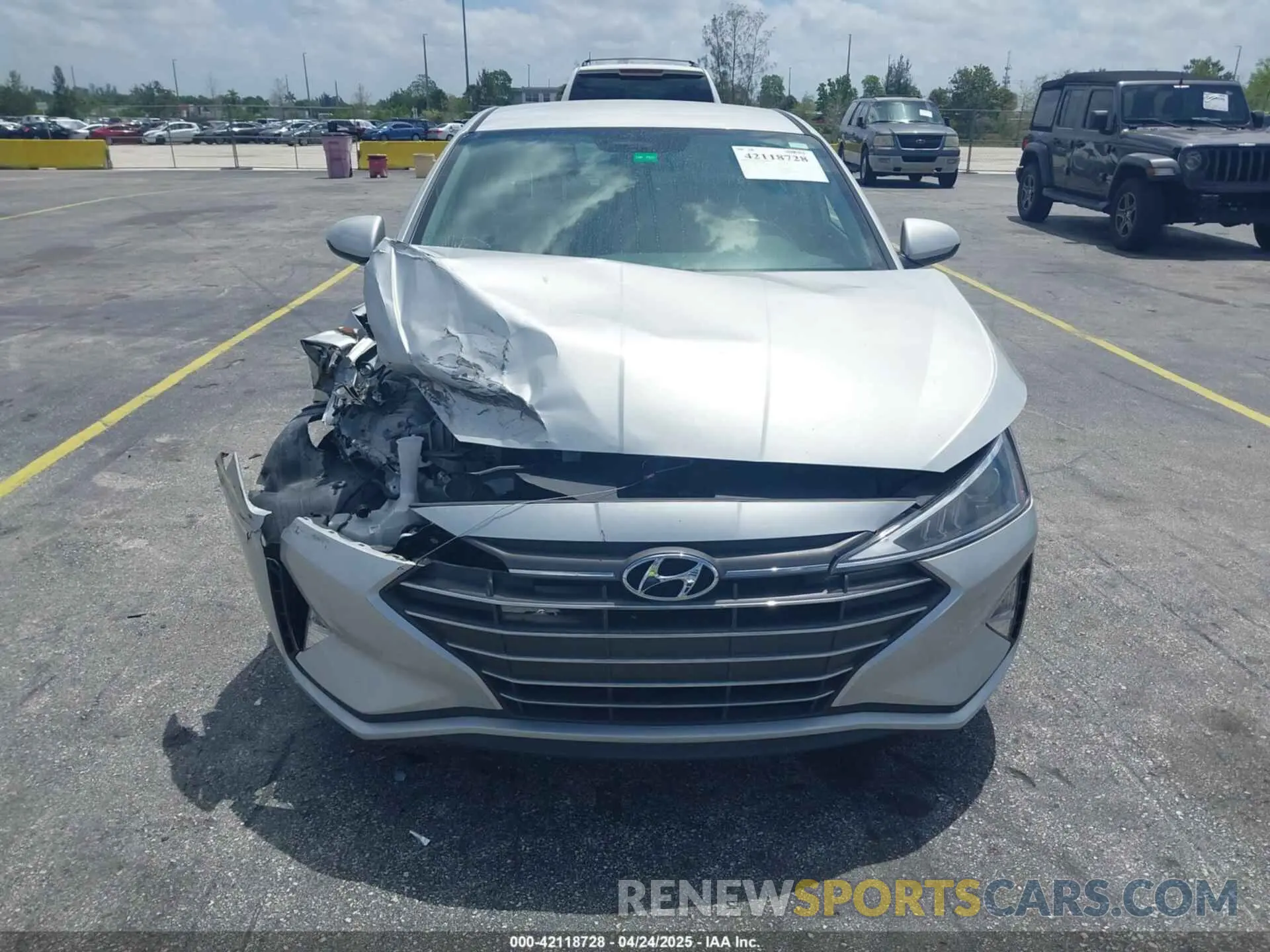 12 Photograph of a damaged car 5NPD74LF1KH430405 HYUNDAI ELANTRA 2019