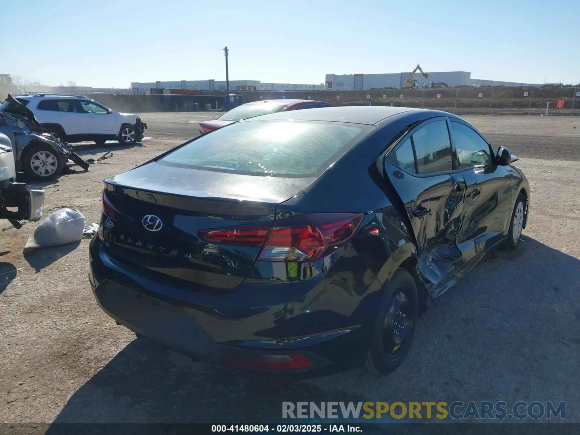 4 Photograph of a damaged car 5NPD74LF1KH437564 HYUNDAI ELANTRA 2019