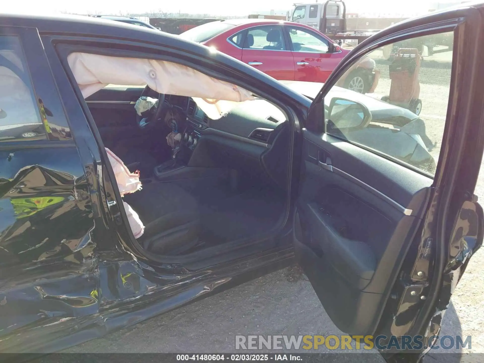 5 Photograph of a damaged car 5NPD74LF1KH437564 HYUNDAI ELANTRA 2019