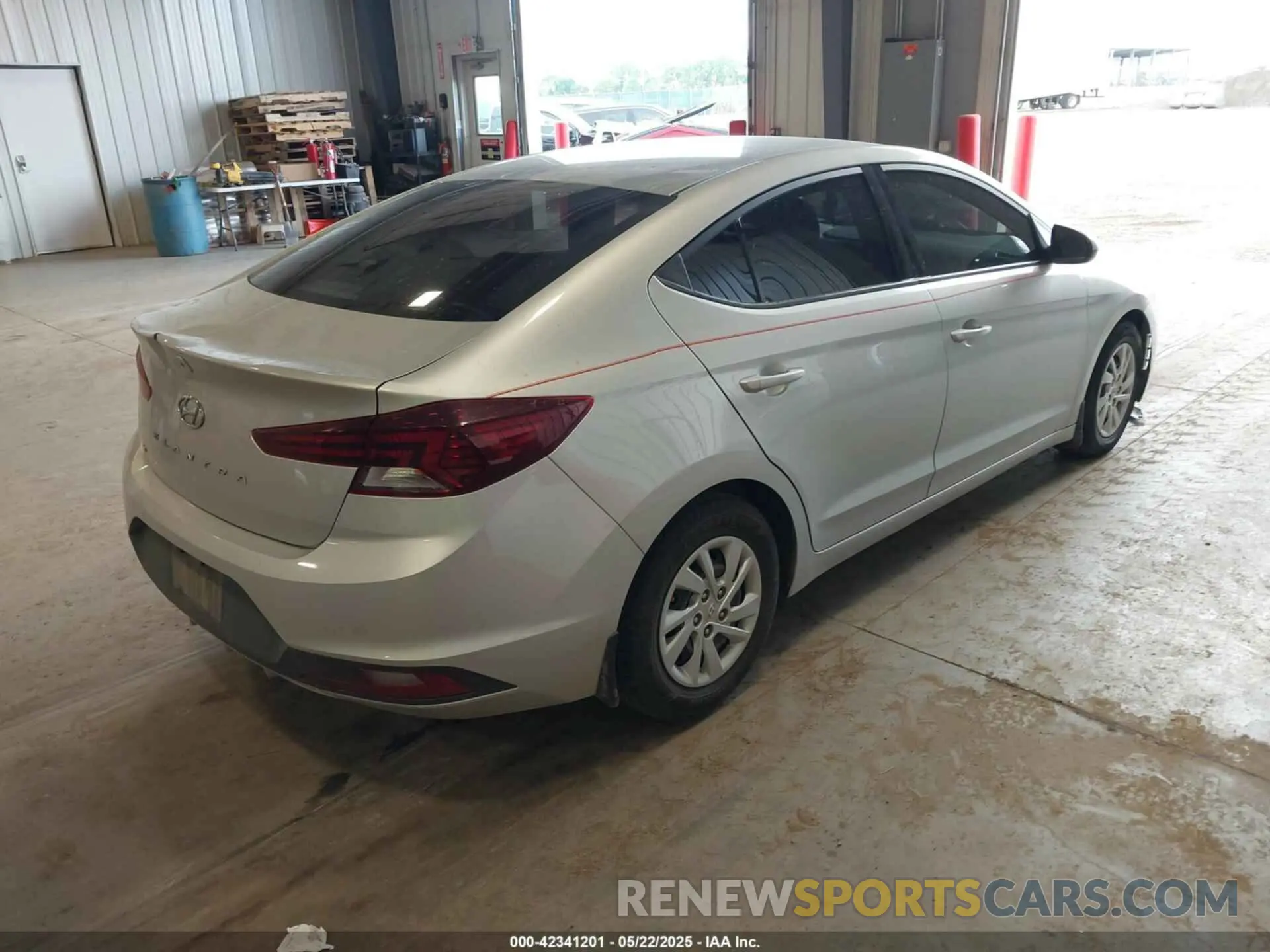 4 Photograph of a damaged car 5NPD74LF1KH473223 HYUNDAI ELANTRA 2019