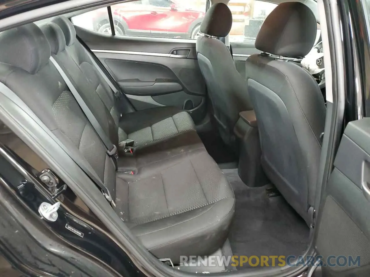 10 Photograph of a damaged car 5NPD74LF2KH399388 HYUNDAI ELANTRA 2019
