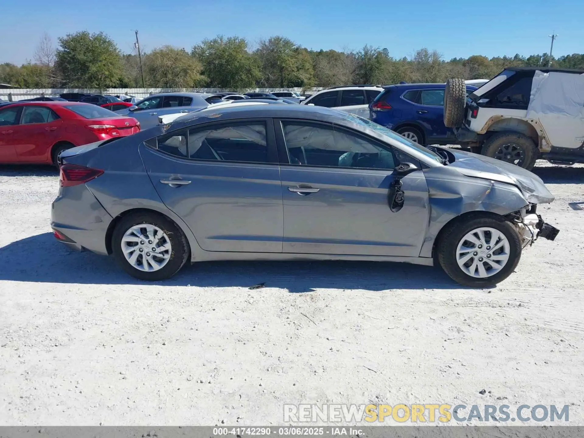 13 Photograph of a damaged car 5NPD74LF2KH420790 HYUNDAI ELANTRA 2019