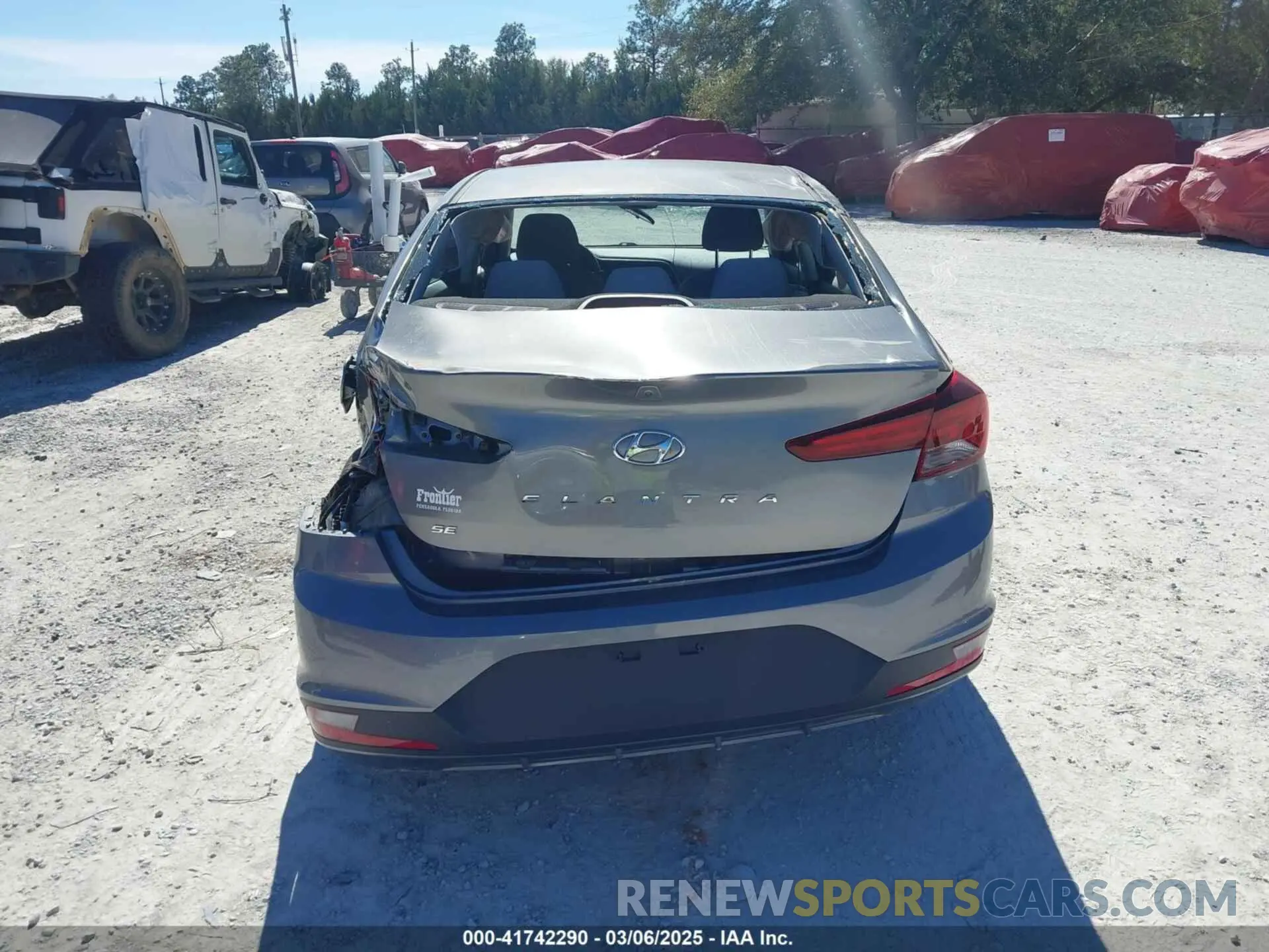 16 Photograph of a damaged car 5NPD74LF2KH420790 HYUNDAI ELANTRA 2019