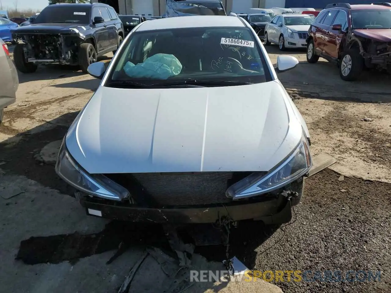 5 Photograph of a damaged car 5NPD74LF2KH440358 HYUNDAI ELANTRA 2019