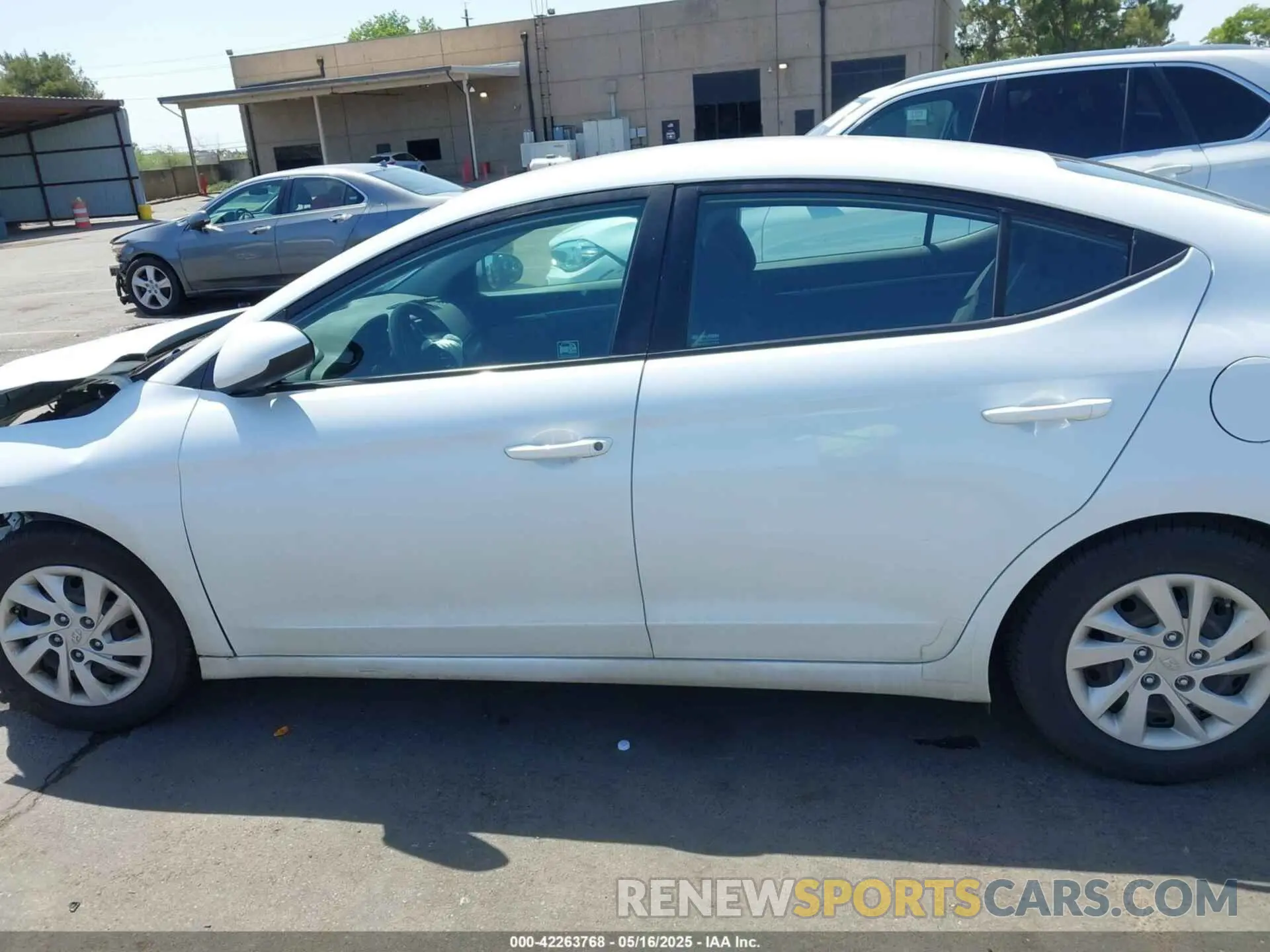 14 Photograph of a damaged car 5NPD74LF2KH442398 HYUNDAI ELANTRA 2019