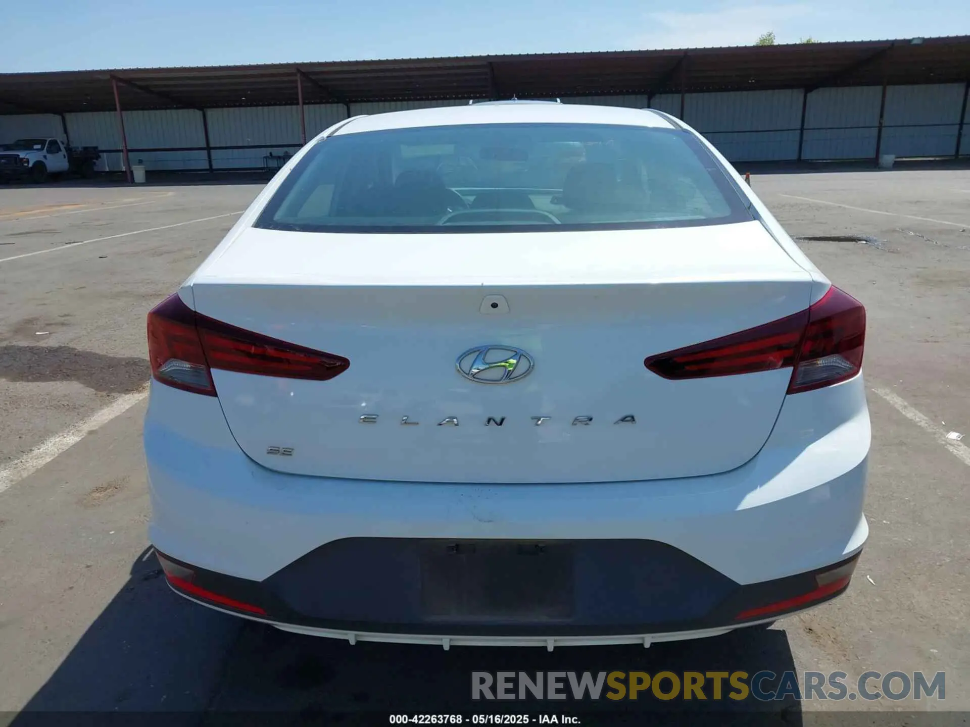 16 Photograph of a damaged car 5NPD74LF2KH442398 HYUNDAI ELANTRA 2019