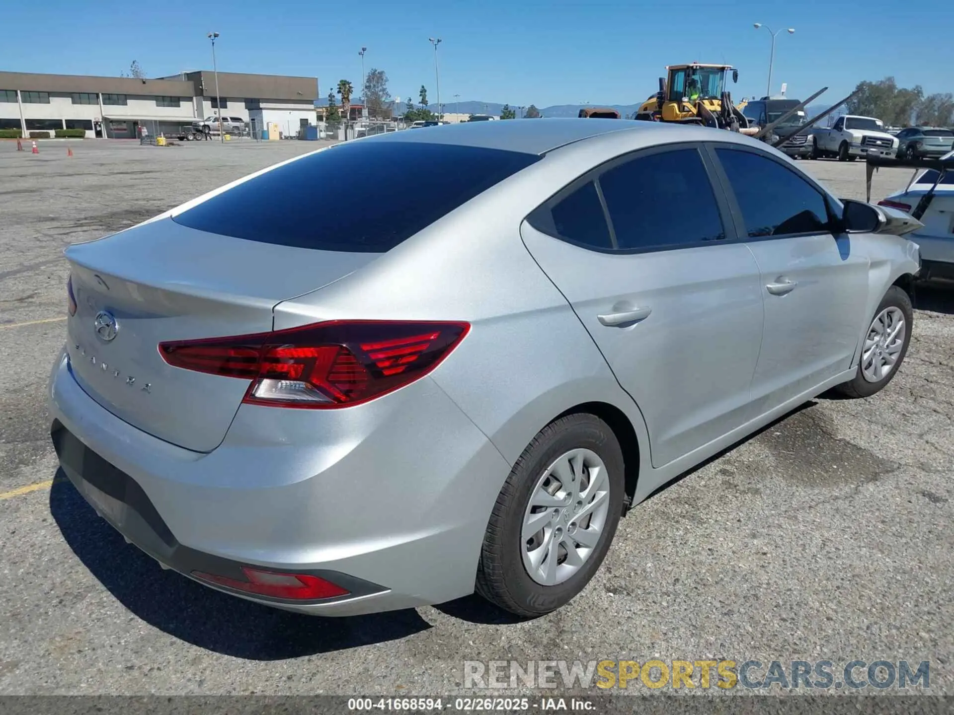 4 Photograph of a damaged car 5NPD74LF2KH452154 HYUNDAI ELANTRA 2019