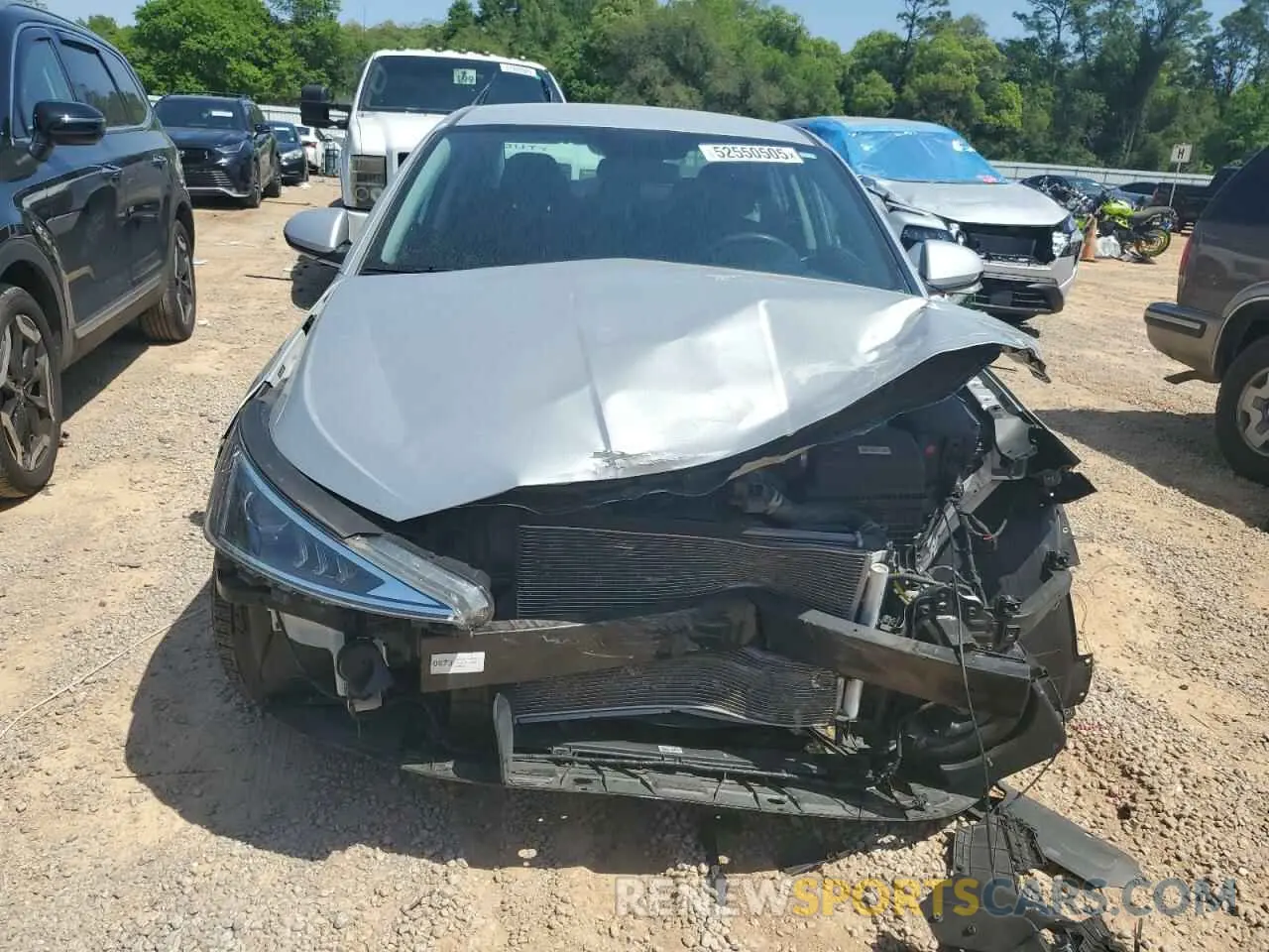 5 Photograph of a damaged car 5NPD74LF2KH454261 HYUNDAI ELANTRA 2019