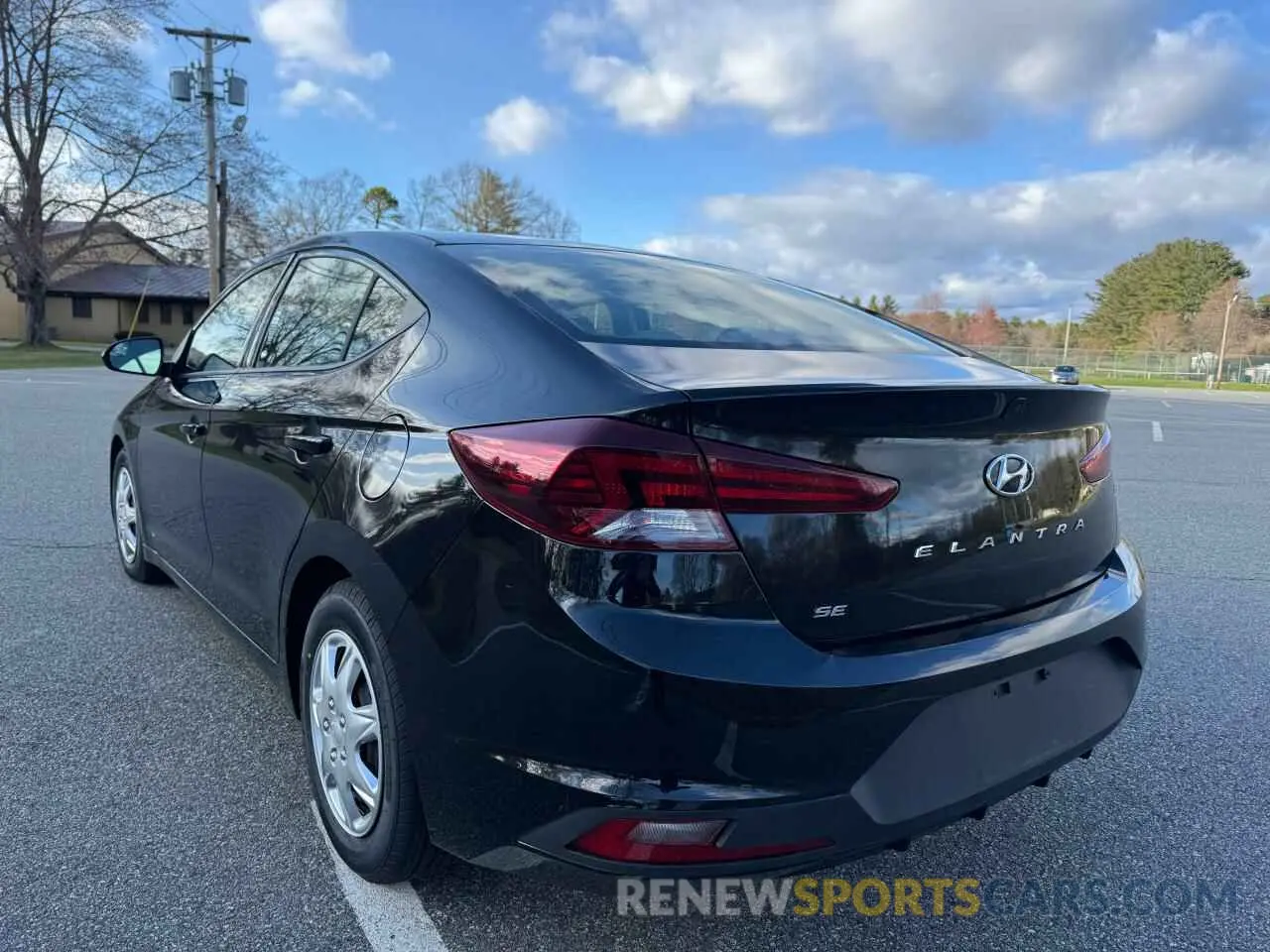 3 Photograph of a damaged car 5NPD74LF2KH455748 HYUNDAI ELANTRA 2019