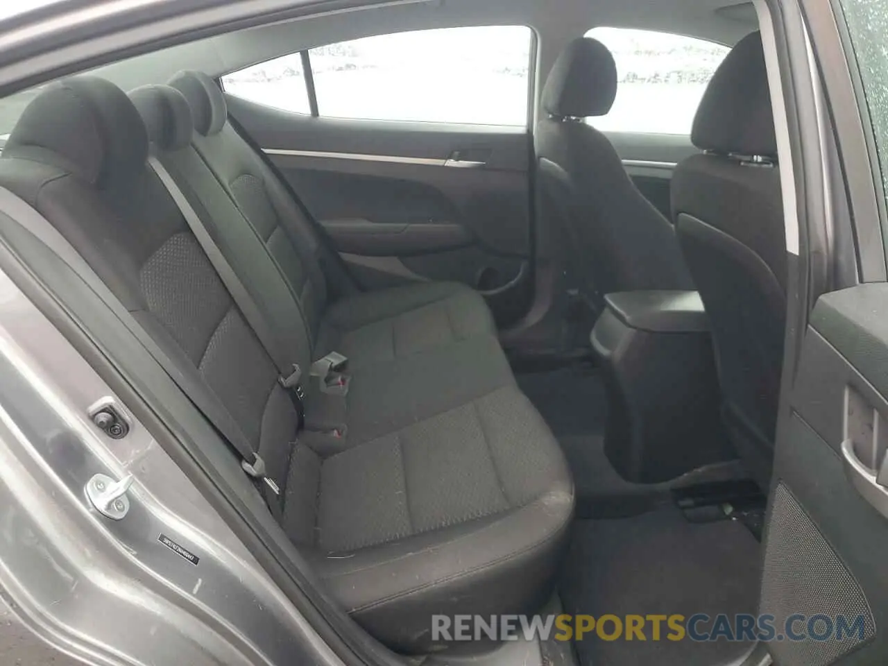 10 Photograph of a damaged car 5NPD74LF2KH460447 HYUNDAI ELANTRA 2019