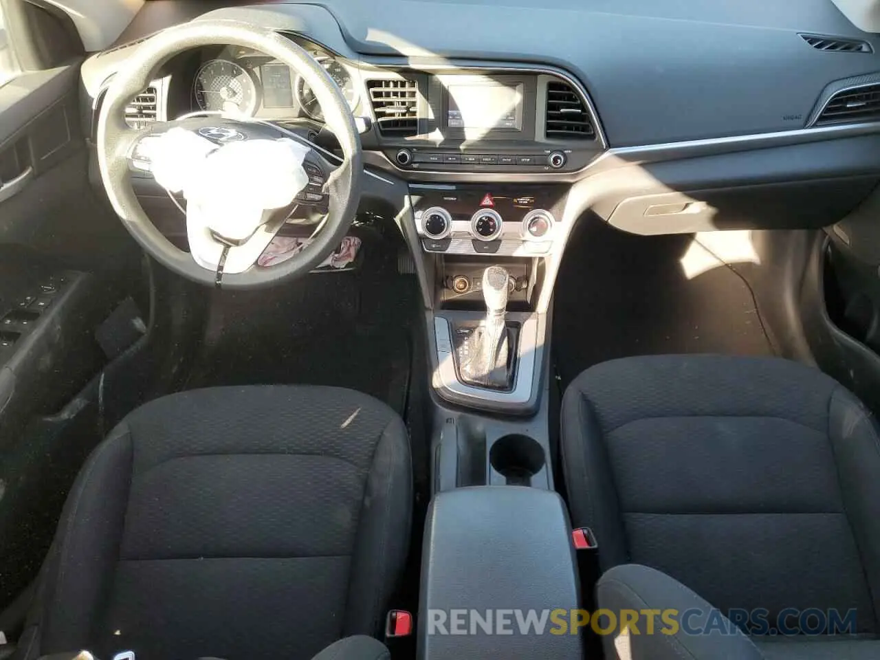 8 Photograph of a damaged car 5NPD74LF2KH476356 HYUNDAI ELANTRA 2019
