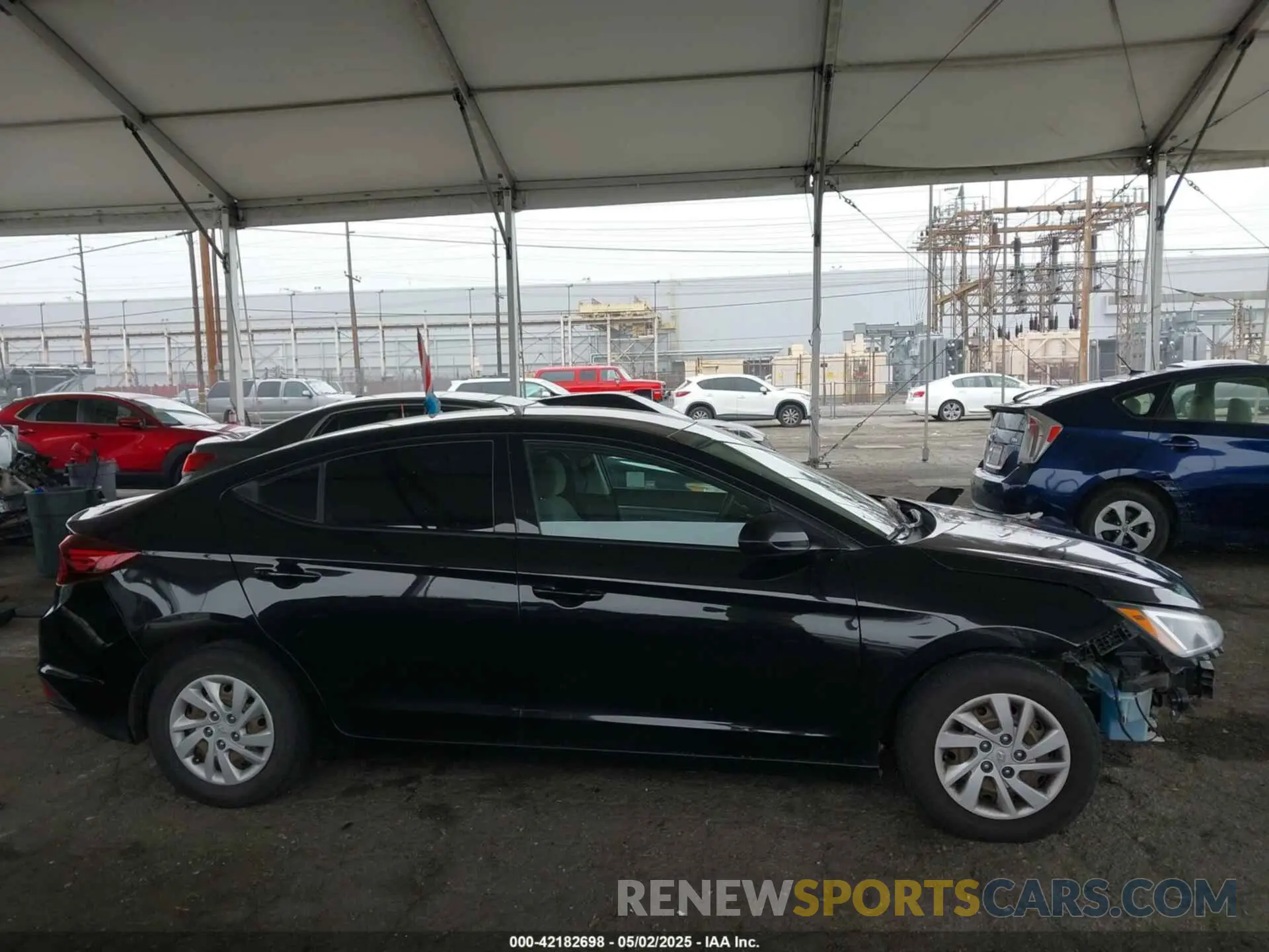14 Photograph of a damaged car 5NPD74LF2KH487647 HYUNDAI ELANTRA 2019
