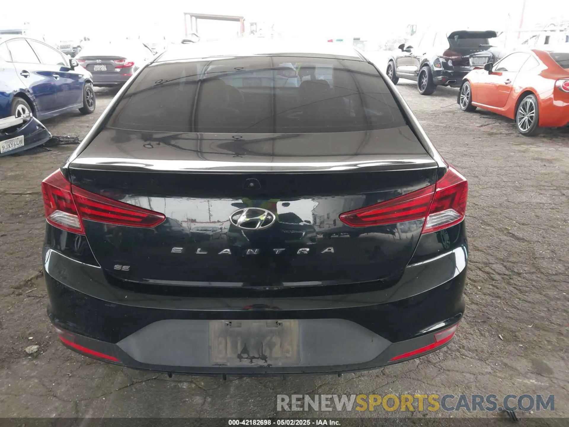 17 Photograph of a damaged car 5NPD74LF2KH487647 HYUNDAI ELANTRA 2019