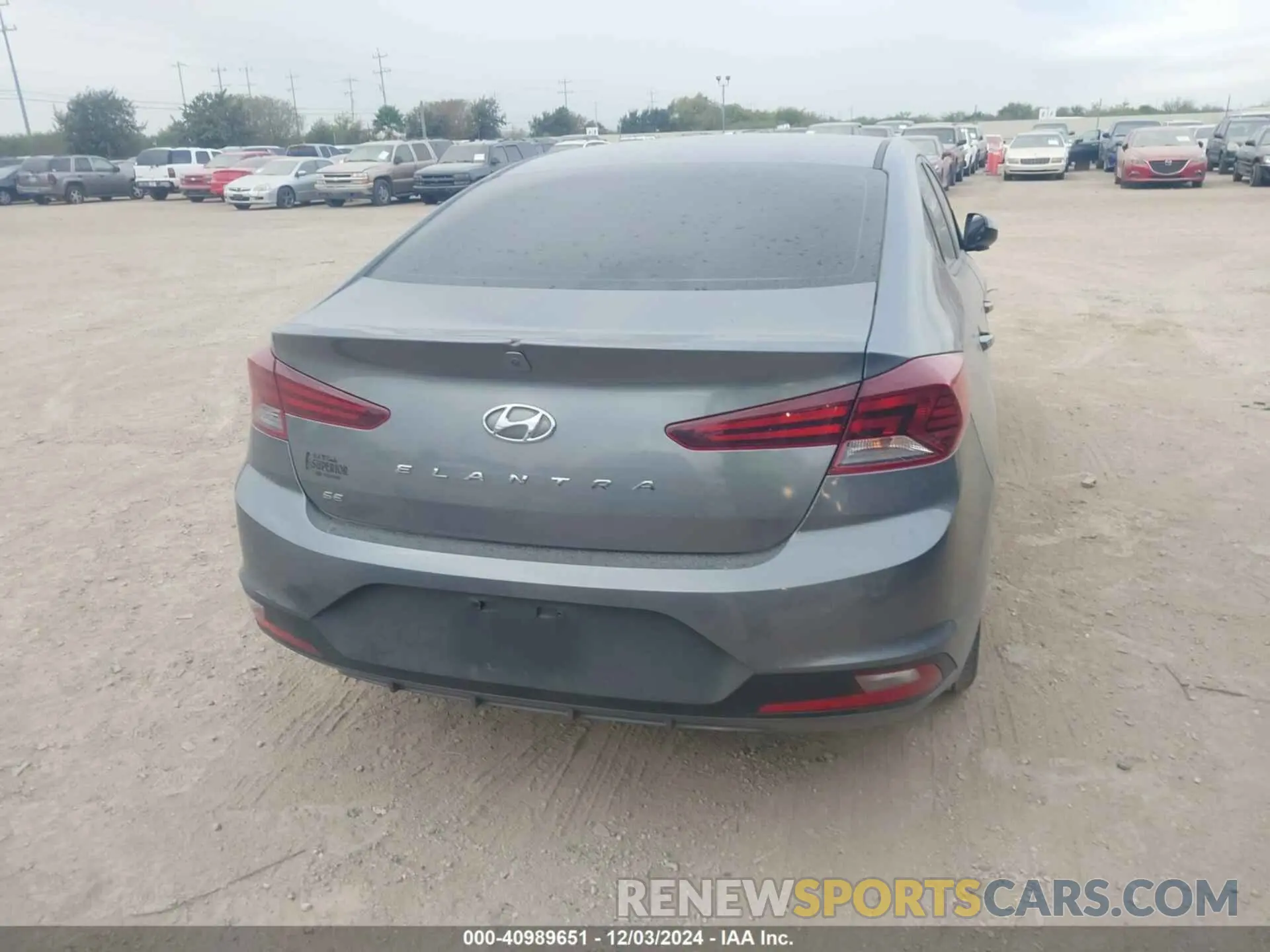 17 Photograph of a damaged car 5NPD74LF2KH494761 HYUNDAI ELANTRA 2019