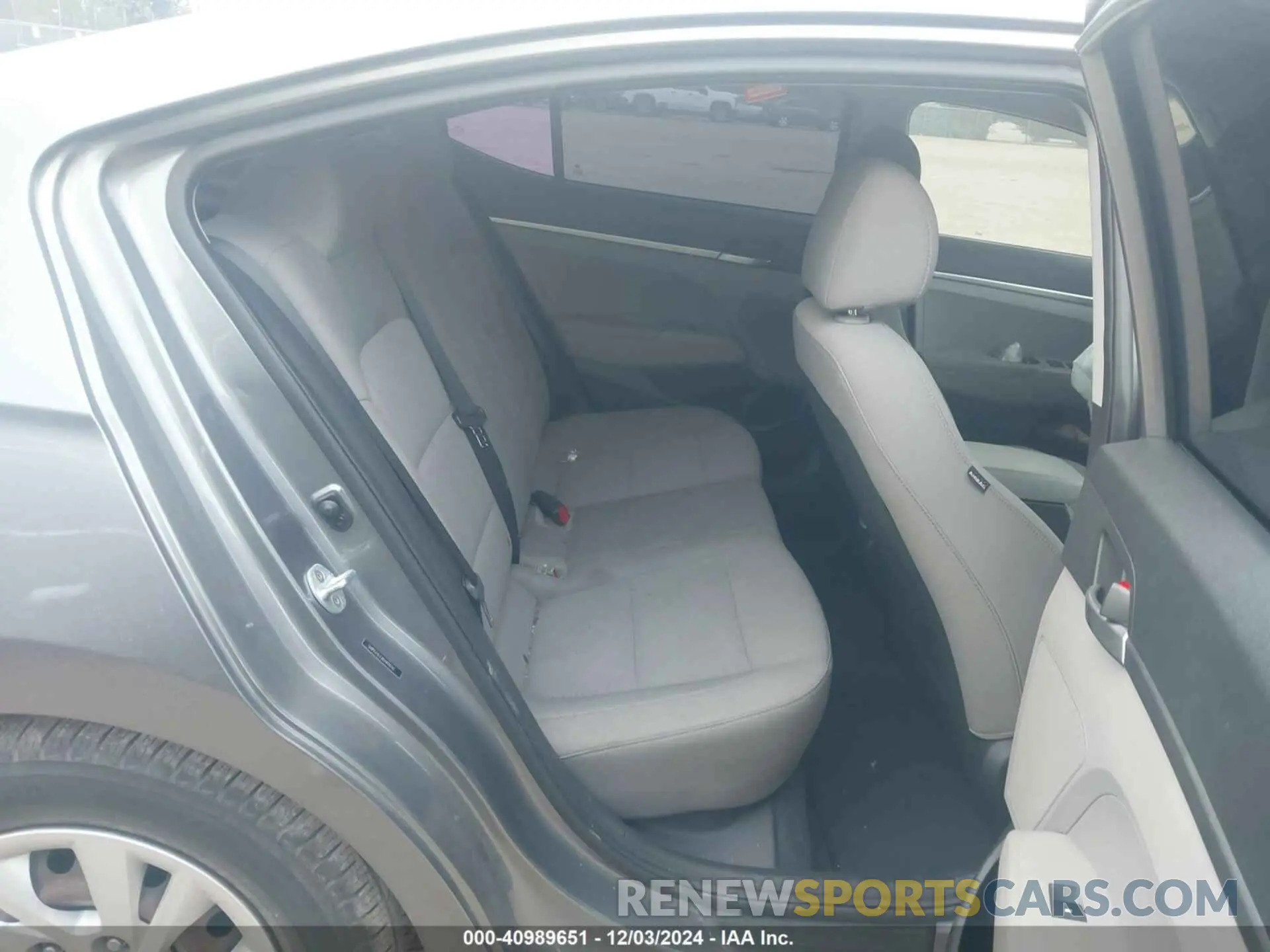 8 Photograph of a damaged car 5NPD74LF2KH494761 HYUNDAI ELANTRA 2019