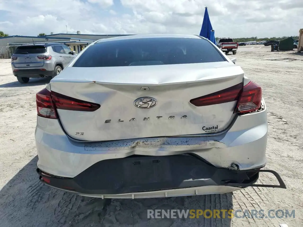 6 Photograph of a damaged car 5NPD74LF2KH495747 HYUNDAI ELANTRA 2019