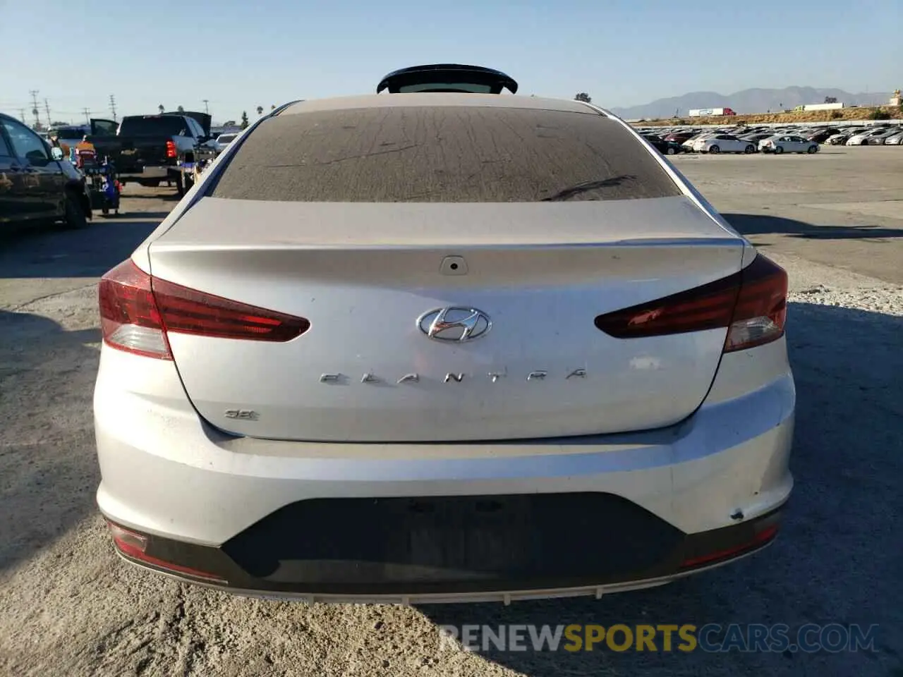 6 Photograph of a damaged car 5NPD74LF3KH418062 HYUNDAI ELANTRA 2019