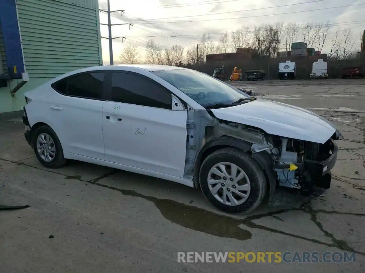 4 Photograph of a damaged car 5NPD74LF3KH425495 HYUNDAI ELANTRA 2019