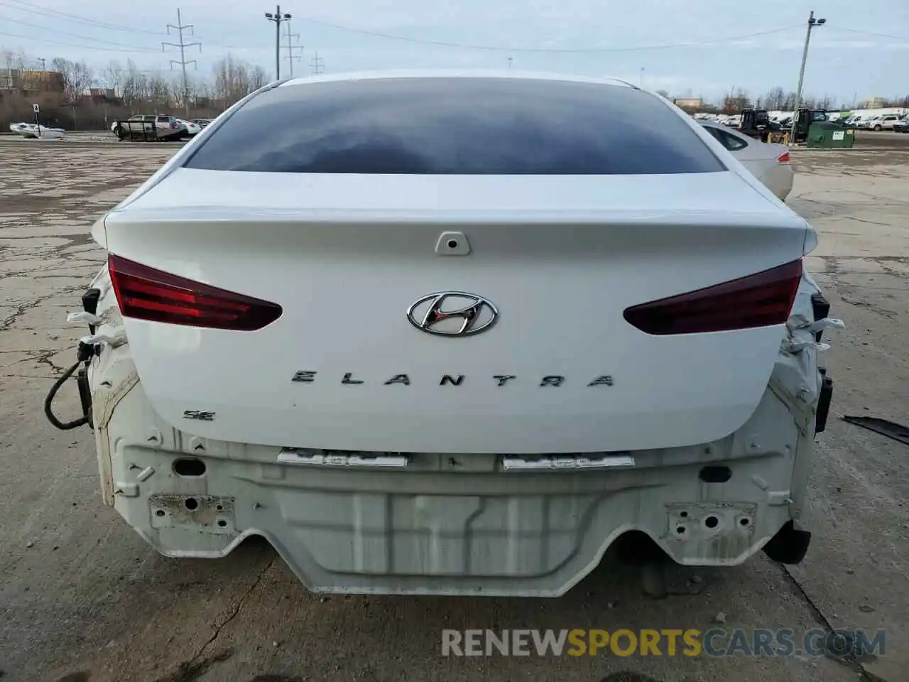 6 Photograph of a damaged car 5NPD74LF3KH425495 HYUNDAI ELANTRA 2019