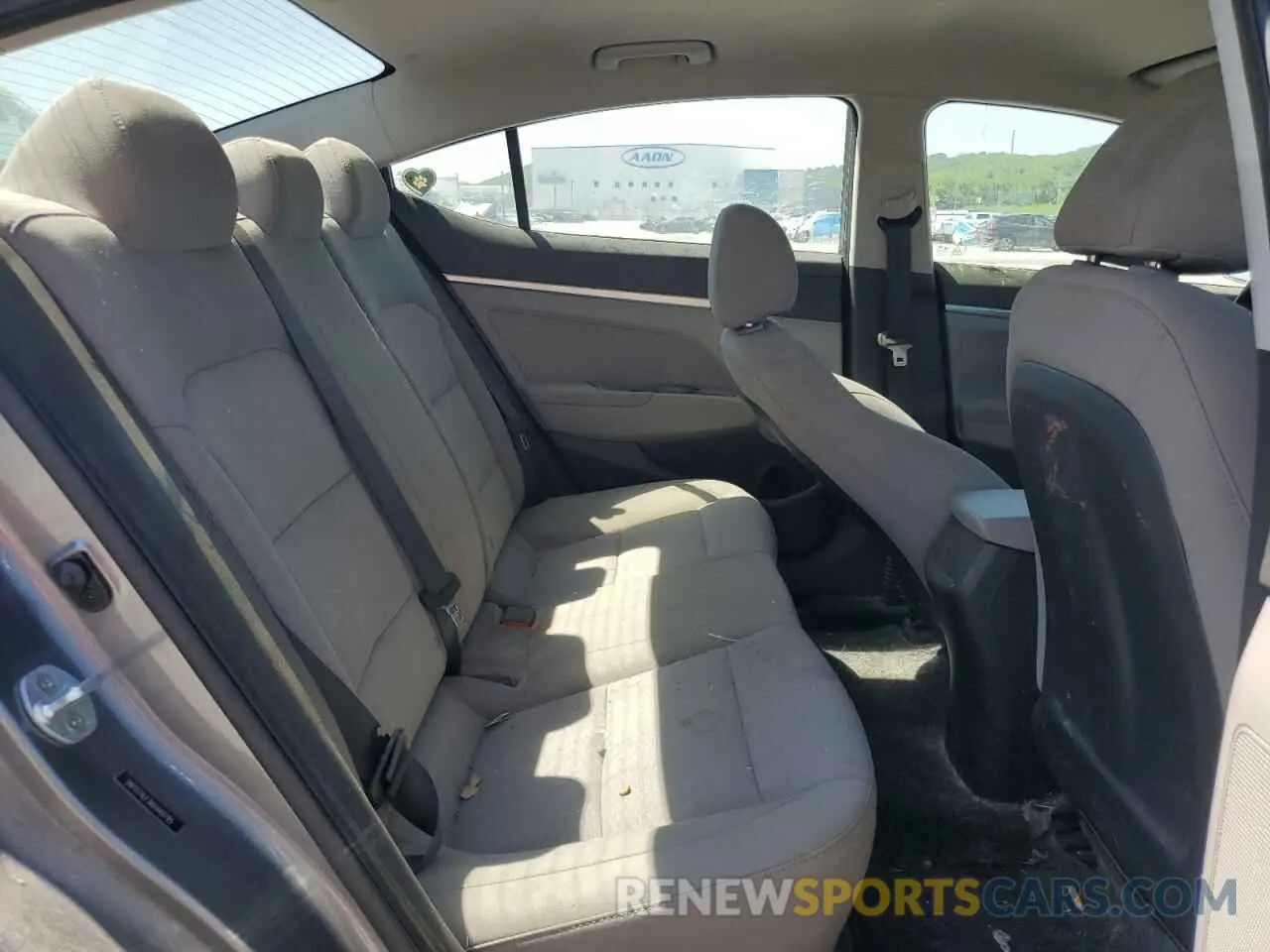 10 Photograph of a damaged car 5NPD74LF3KH449795 HYUNDAI ELANTRA 2019