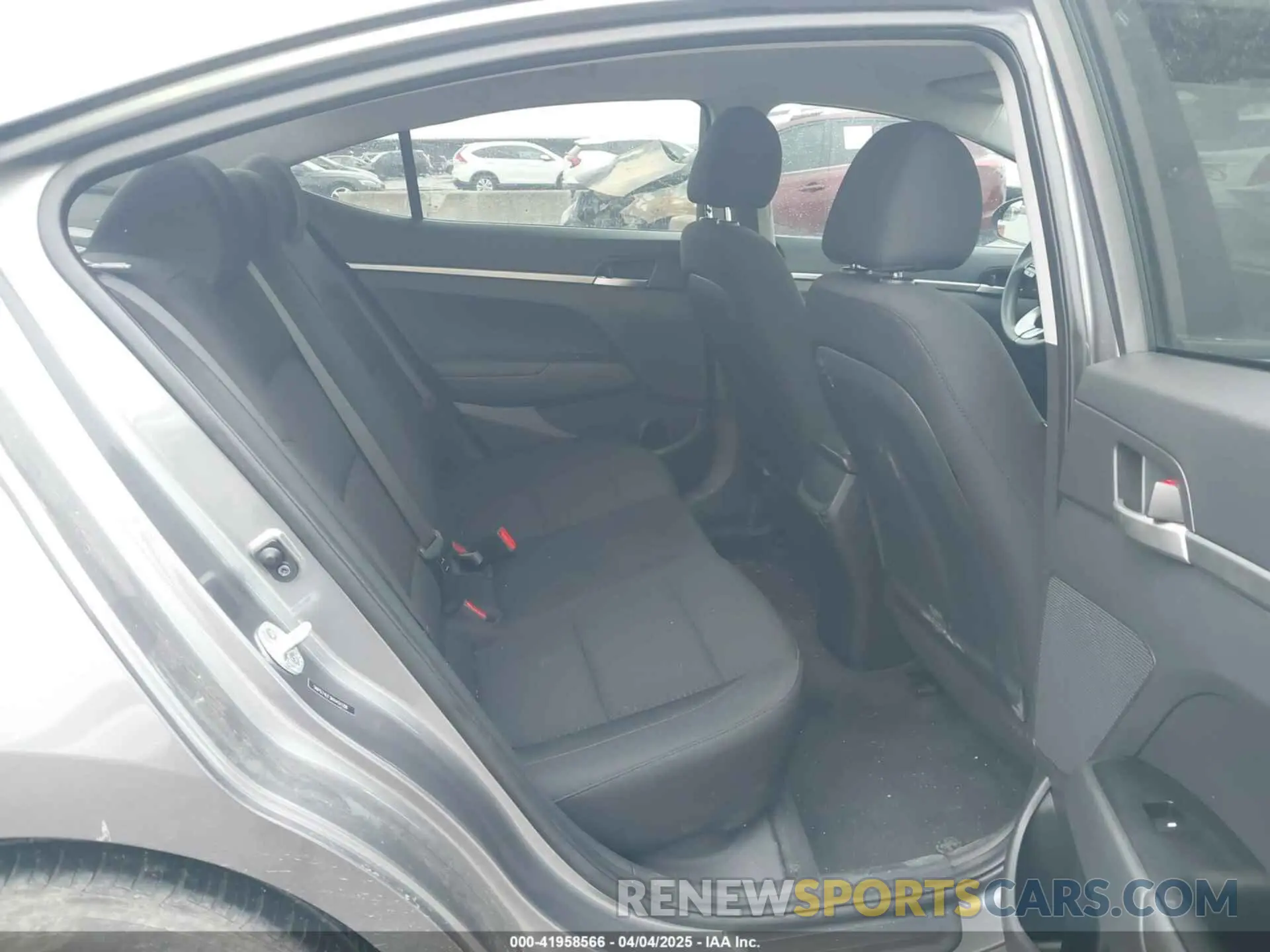 8 Photograph of a damaged car 5NPD74LF3KH451188 HYUNDAI ELANTRA 2019