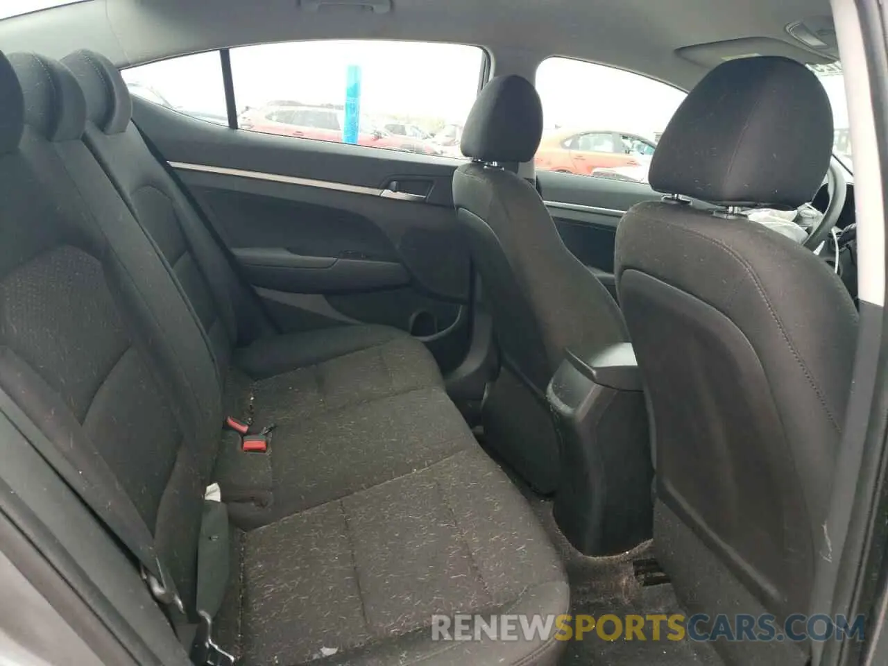 10 Photograph of a damaged car 5NPD74LF3KH457931 HYUNDAI ELANTRA 2019