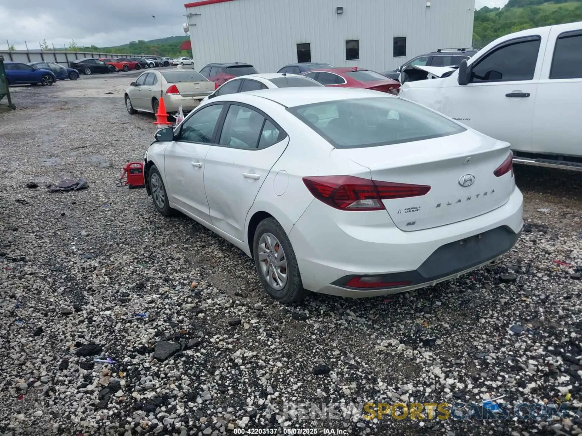 3 Photograph of a damaged car 5NPD74LF3KH467486 HYUNDAI ELANTRA 2019