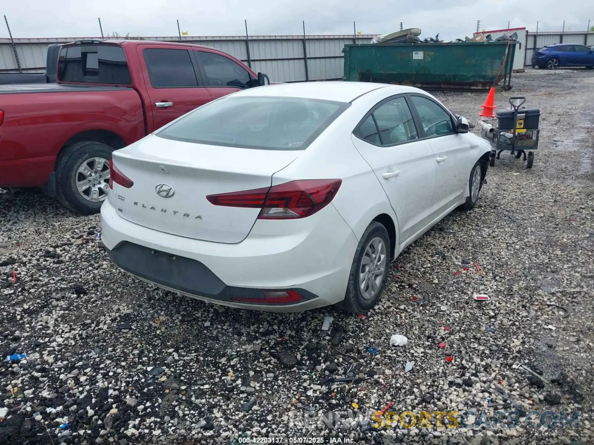 4 Photograph of a damaged car 5NPD74LF3KH467486 HYUNDAI ELANTRA 2019