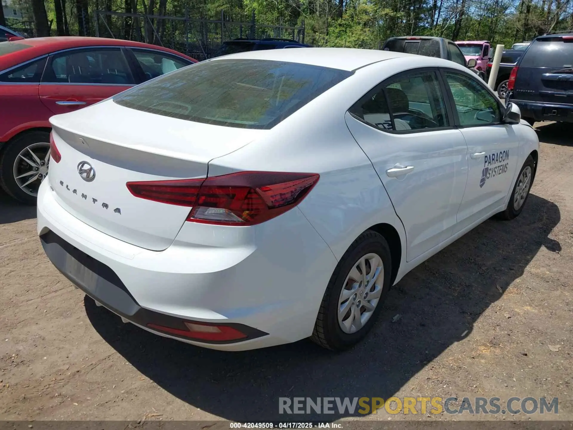 4 Photograph of a damaged car 5NPD74LF3KH487348 HYUNDAI ELANTRA 2019
