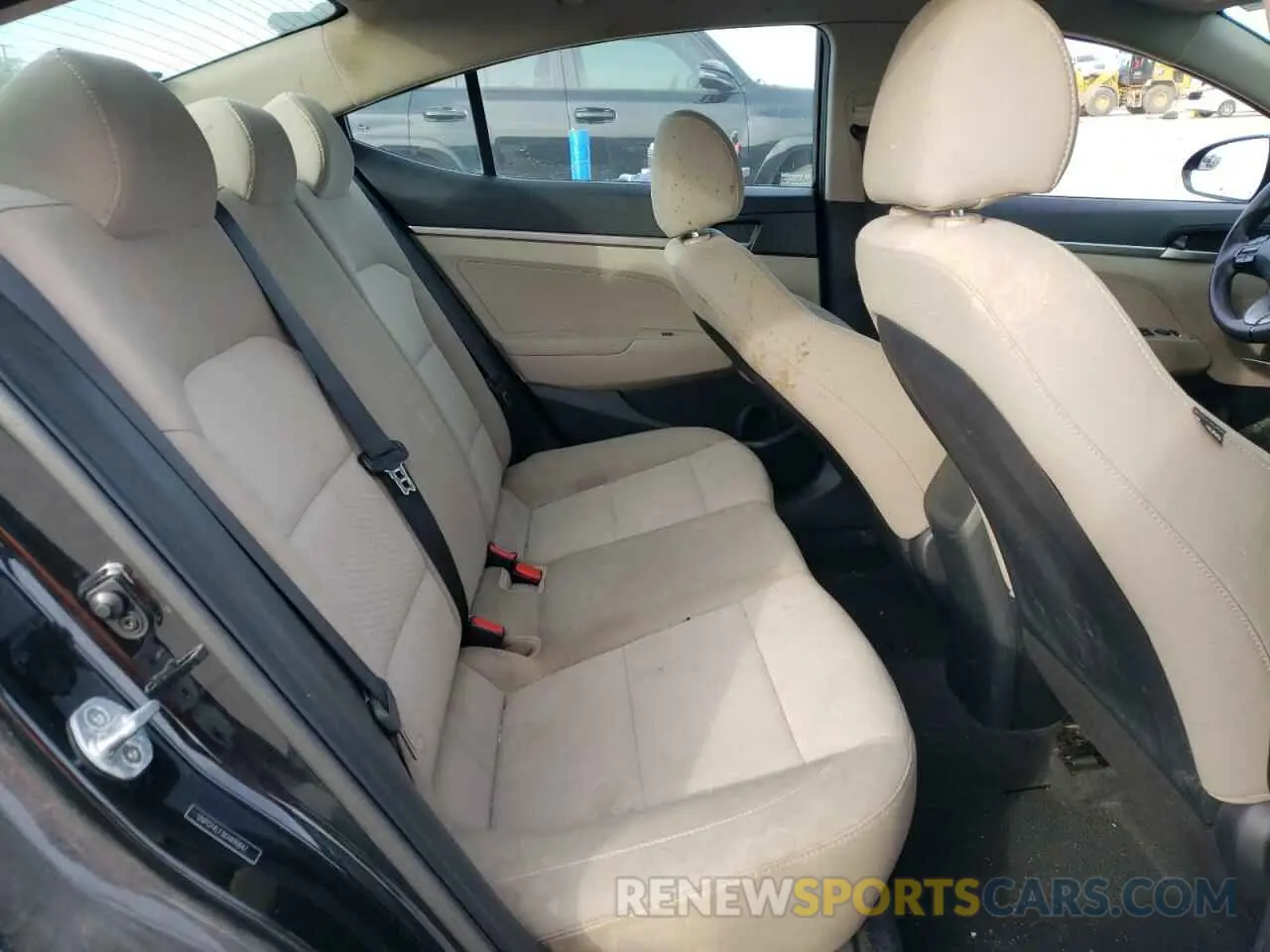 10 Photograph of a damaged car 5NPD74LF3KH490847 HYUNDAI ELANTRA 2019