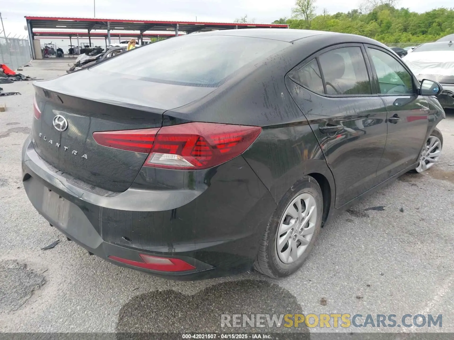4 Photograph of a damaged car 5NPD74LF4KH412237 HYUNDAI ELANTRA 2019