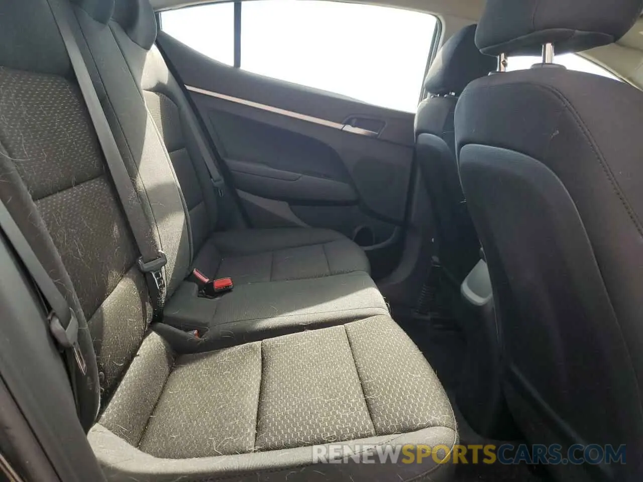 10 Photograph of a damaged car 5NPD74LF4KH419642 HYUNDAI ELANTRA 2019