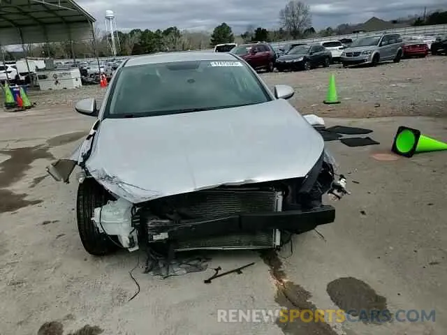 10 Photograph of a damaged car 5NPD74LF4KH422461 HYUNDAI ELANTRA 2019