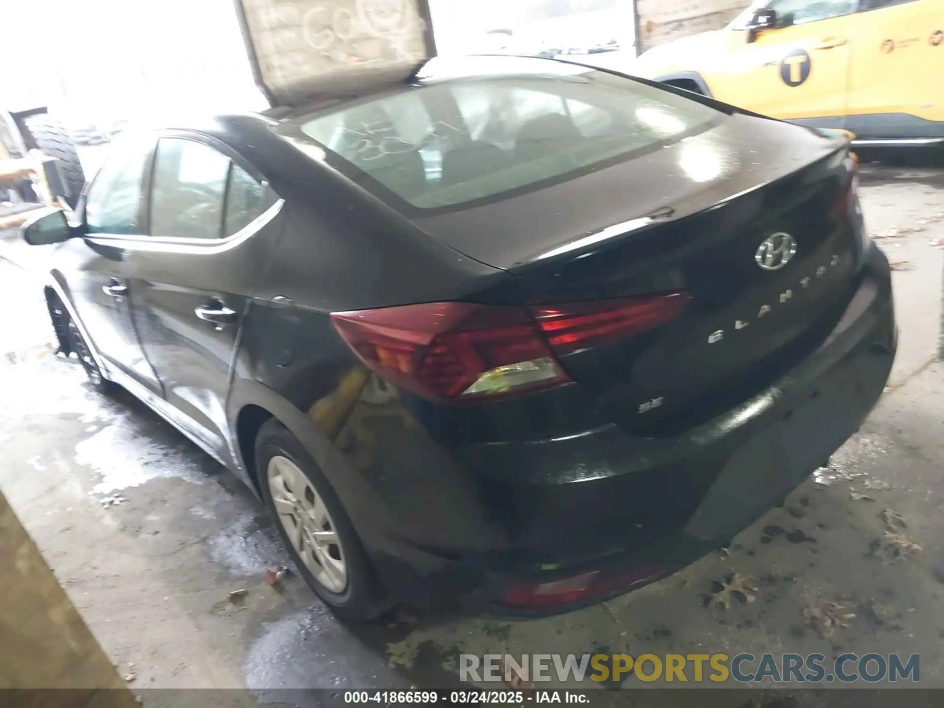 3 Photograph of a damaged car 5NPD74LF4KH424811 HYUNDAI ELANTRA 2019
