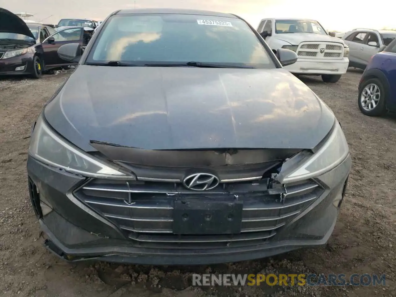 5 Photograph of a damaged car 5NPD74LF4KH432696 HYUNDAI ELANTRA 2019
