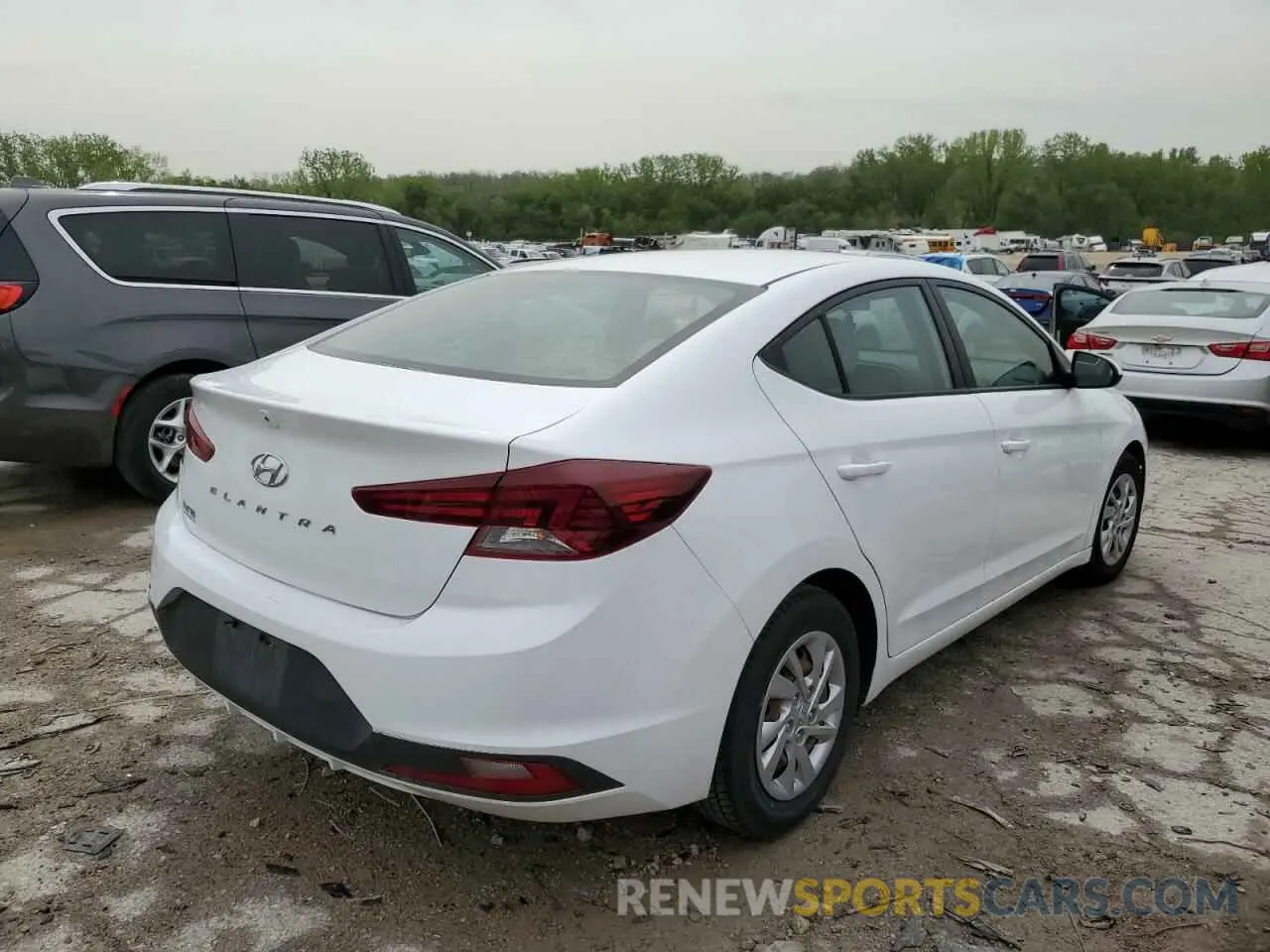 3 Photograph of a damaged car 5NPD74LF4KH438935 HYUNDAI ELANTRA 2019