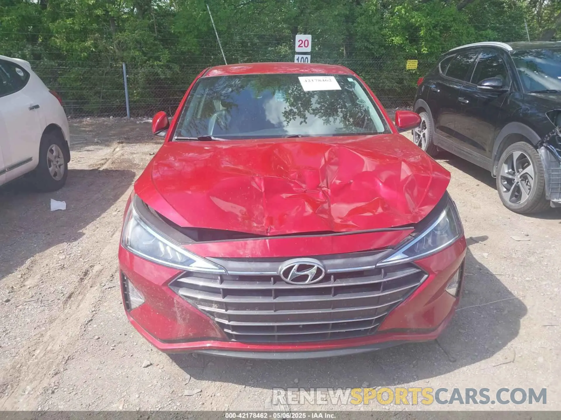 12 Photograph of a damaged car 5NPD74LF4KH473801 HYUNDAI ELANTRA 2019