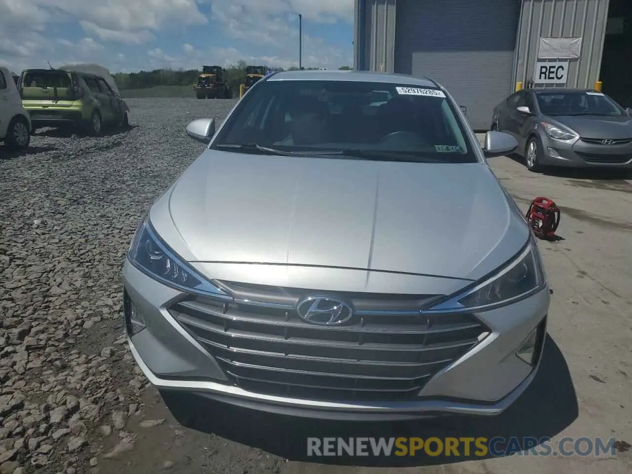 5 Photograph of a damaged car 5NPD74LF4KH474480 HYUNDAI ELANTRA 2019