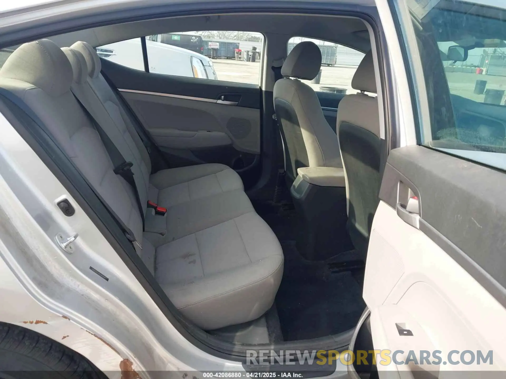 8 Photograph of a damaged car 5NPD74LF4KH485849 HYUNDAI ELANTRA 2019