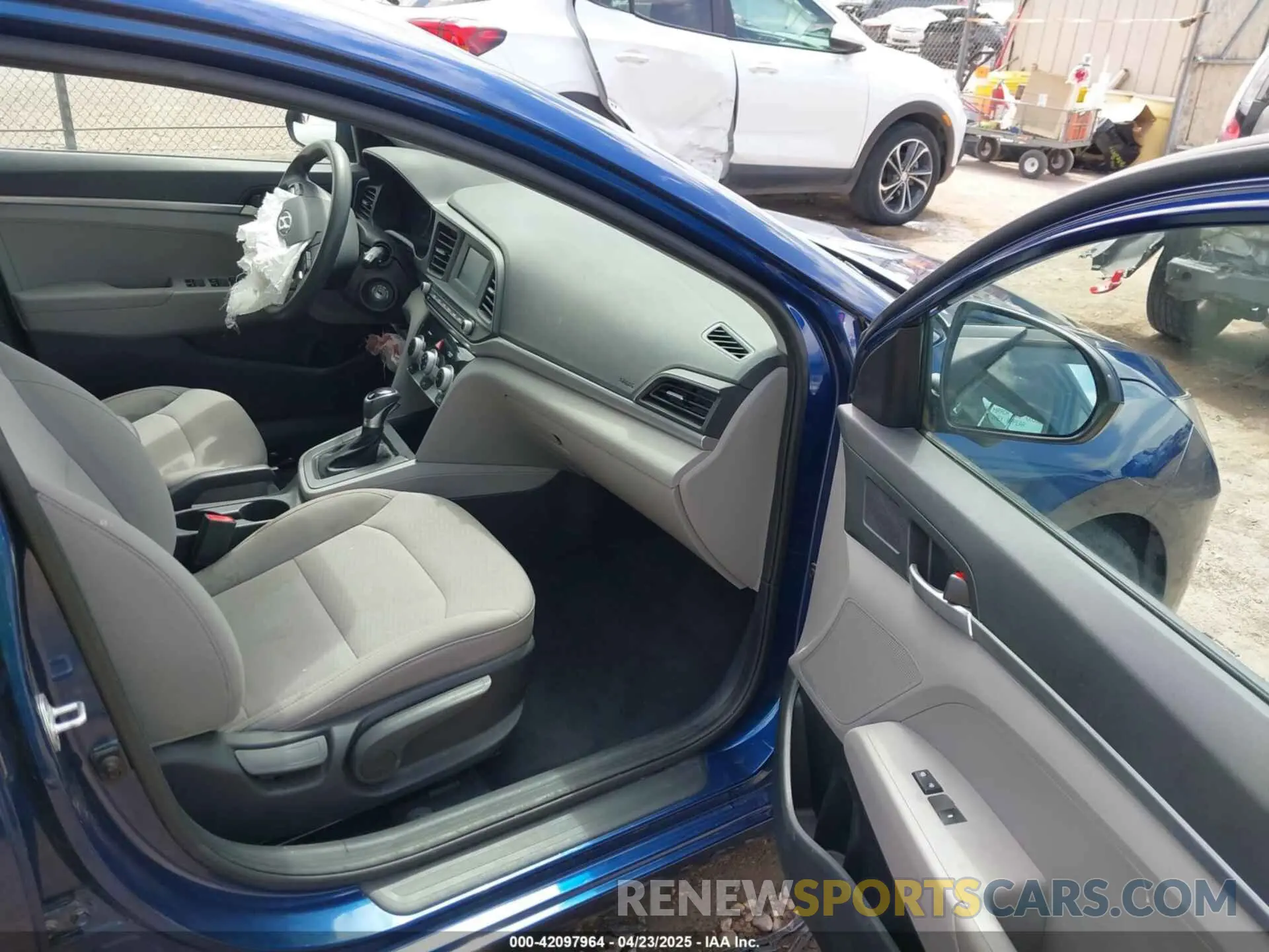 5 Photograph of a damaged car 5NPD74LF4KH493417 HYUNDAI ELANTRA 2019
