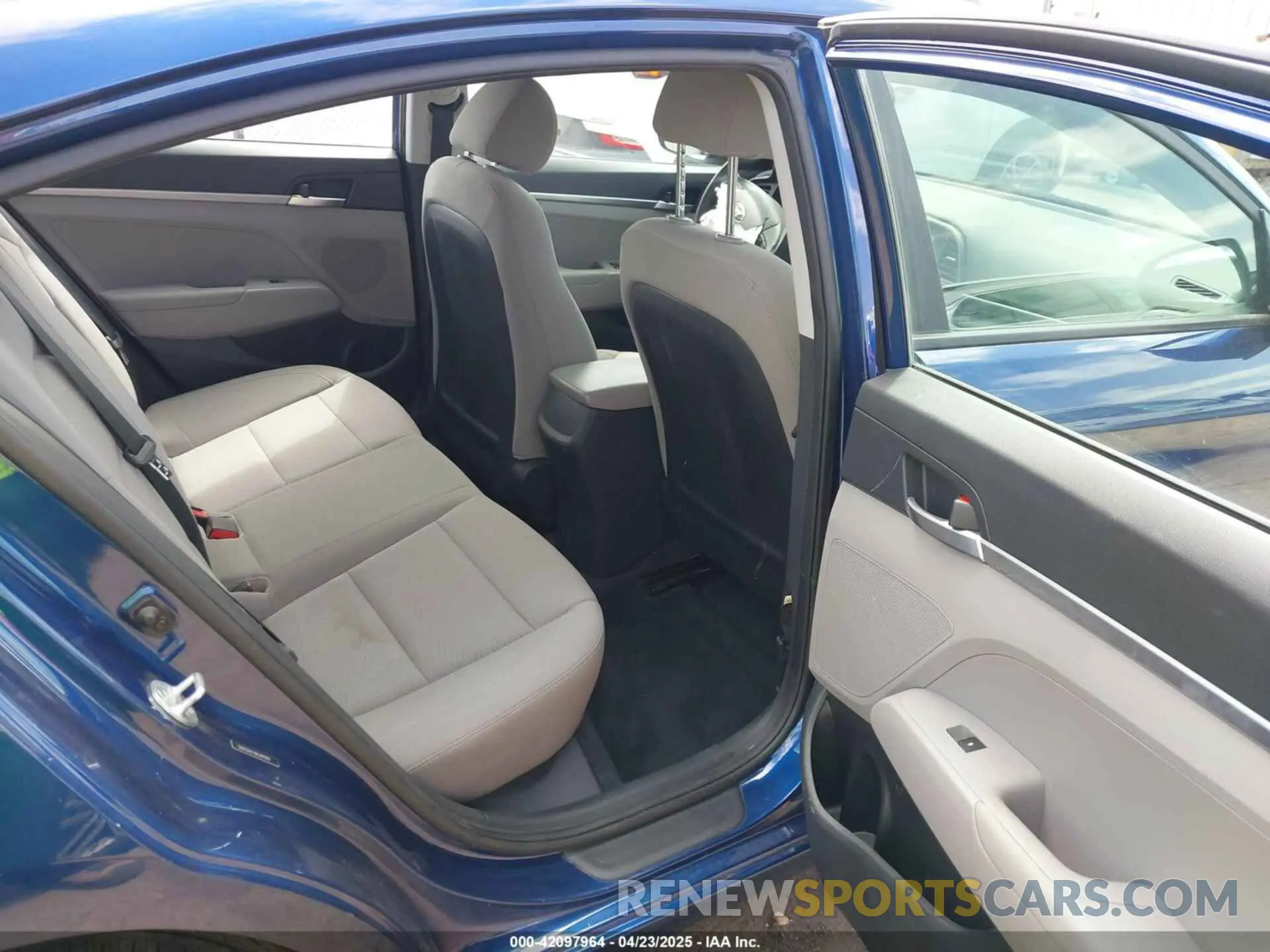 8 Photograph of a damaged car 5NPD74LF4KH493417 HYUNDAI ELANTRA 2019