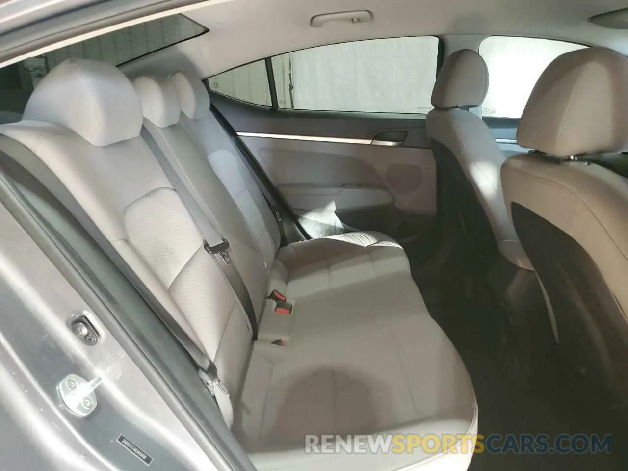 10 Photograph of a damaged car 5NPD74LF4KH496480 HYUNDAI ELANTRA 2019