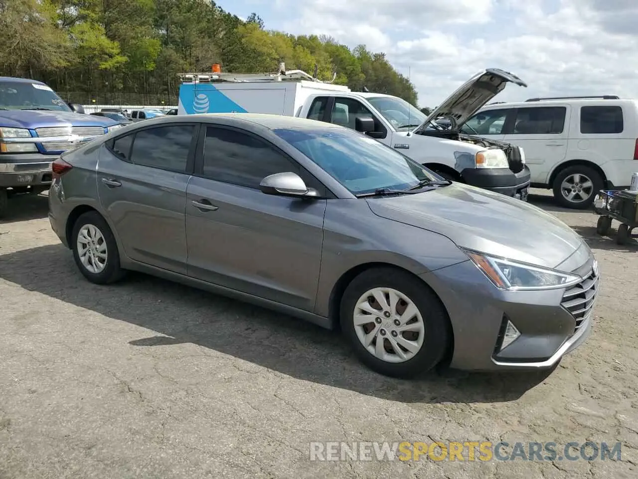 4 Photograph of a damaged car 5NPD74LF4KH497483 HYUNDAI ELANTRA 2019