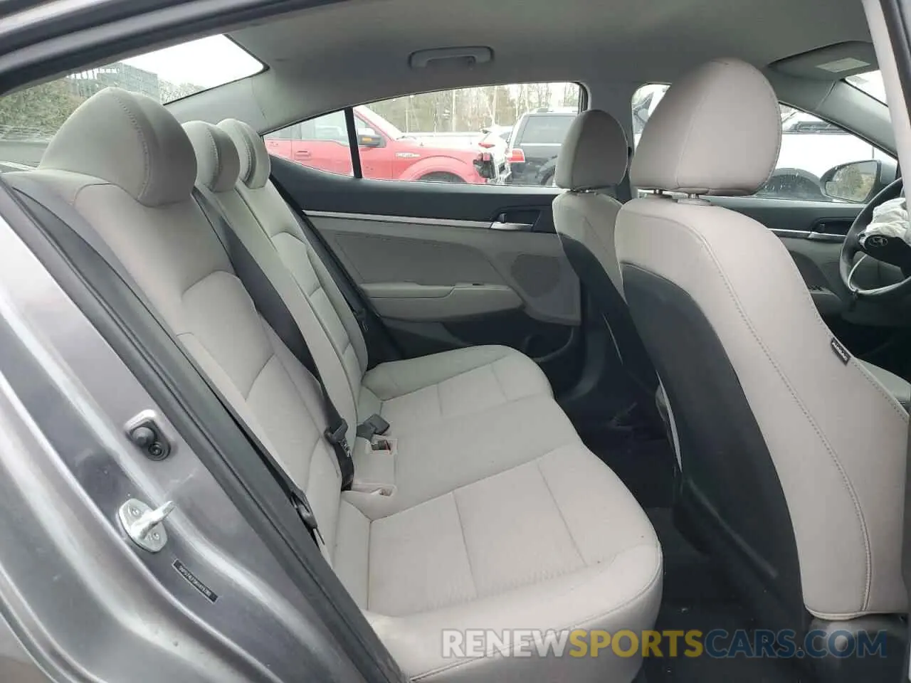 10 Photograph of a damaged car 5NPD74LF5KH419780 HYUNDAI ELANTRA 2019
