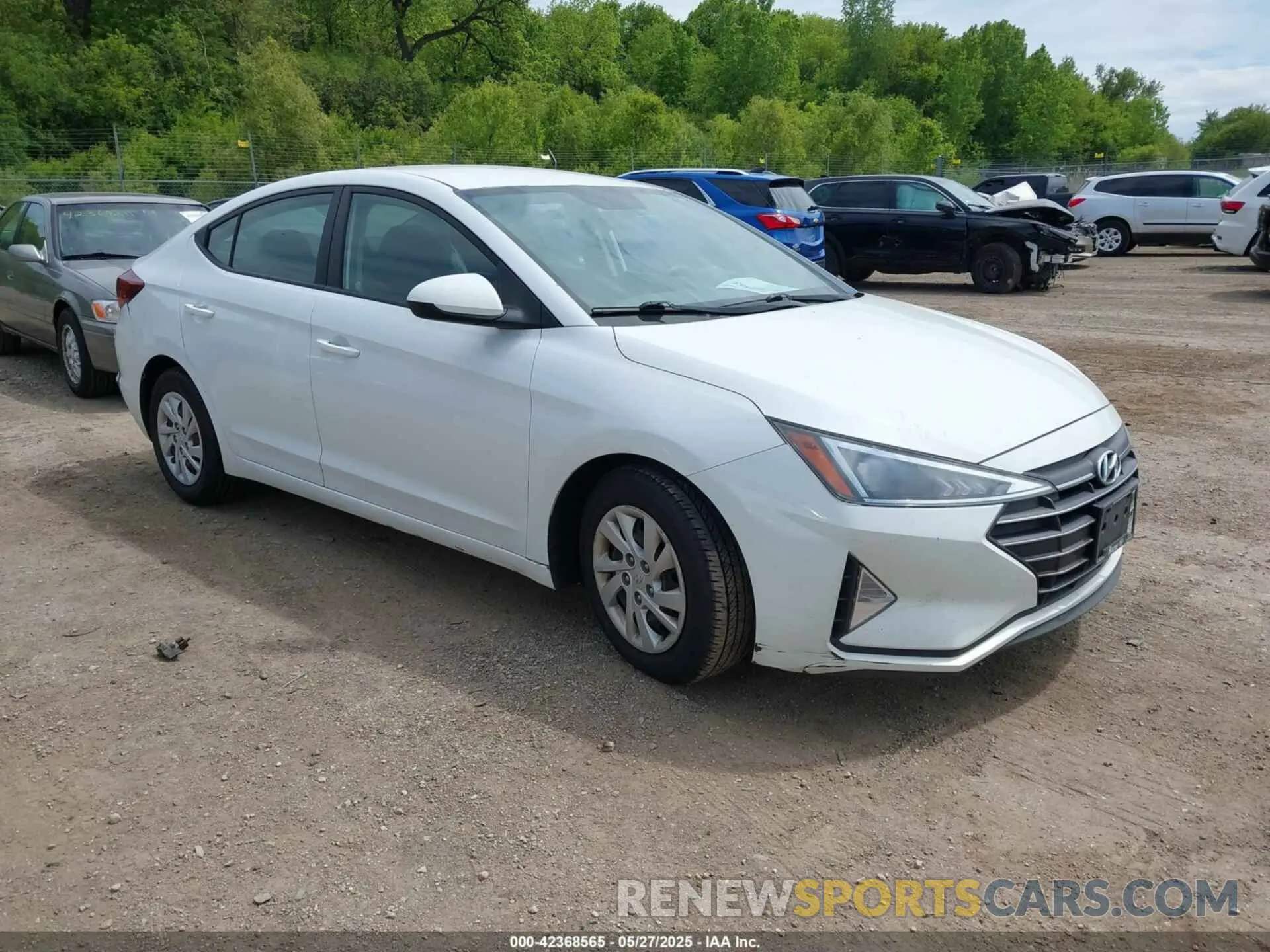 1 Photograph of a damaged car 5NPD74LF5KH427149 HYUNDAI ELANTRA 2019