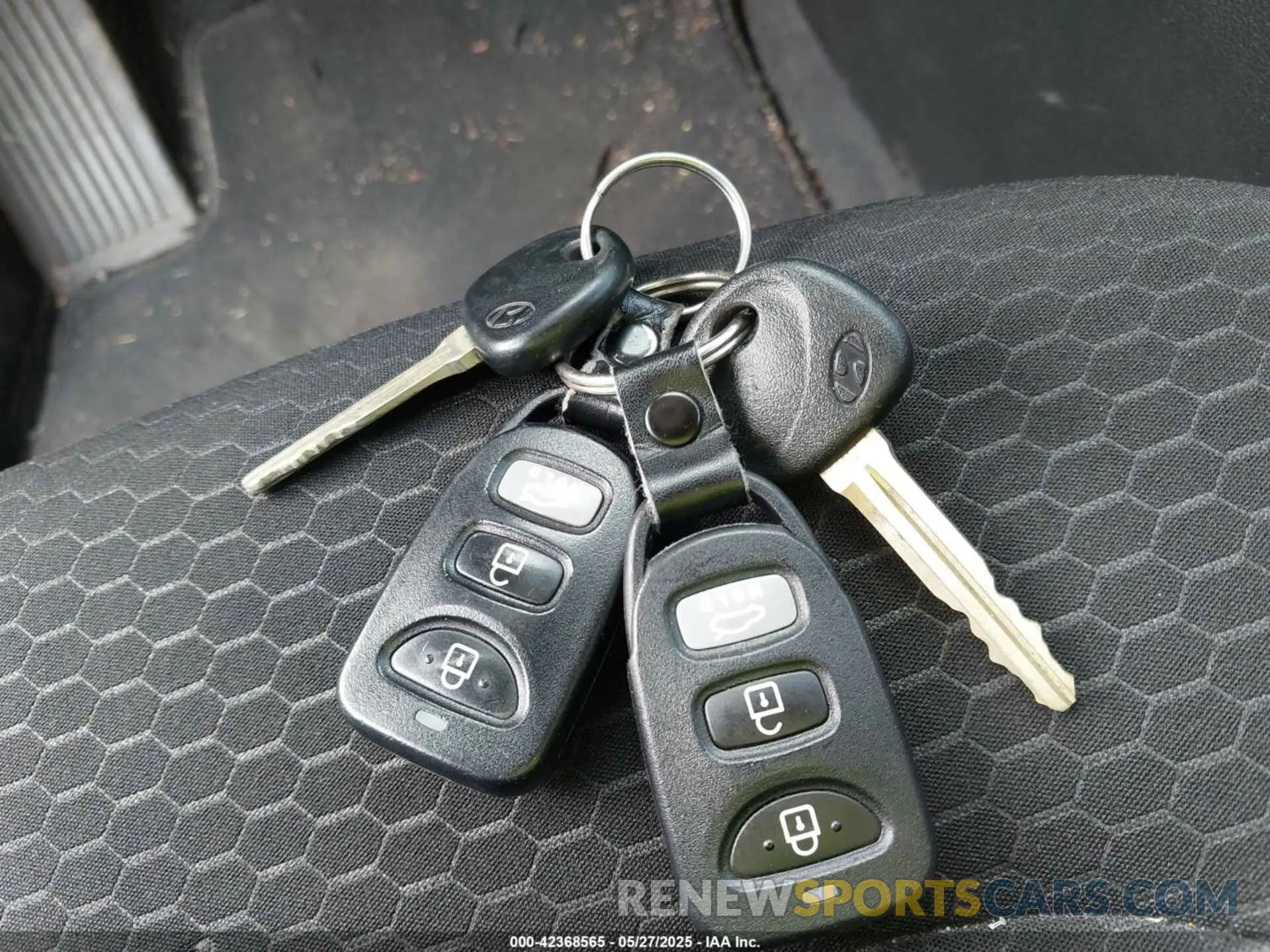 11 Photograph of a damaged car 5NPD74LF5KH427149 HYUNDAI ELANTRA 2019
